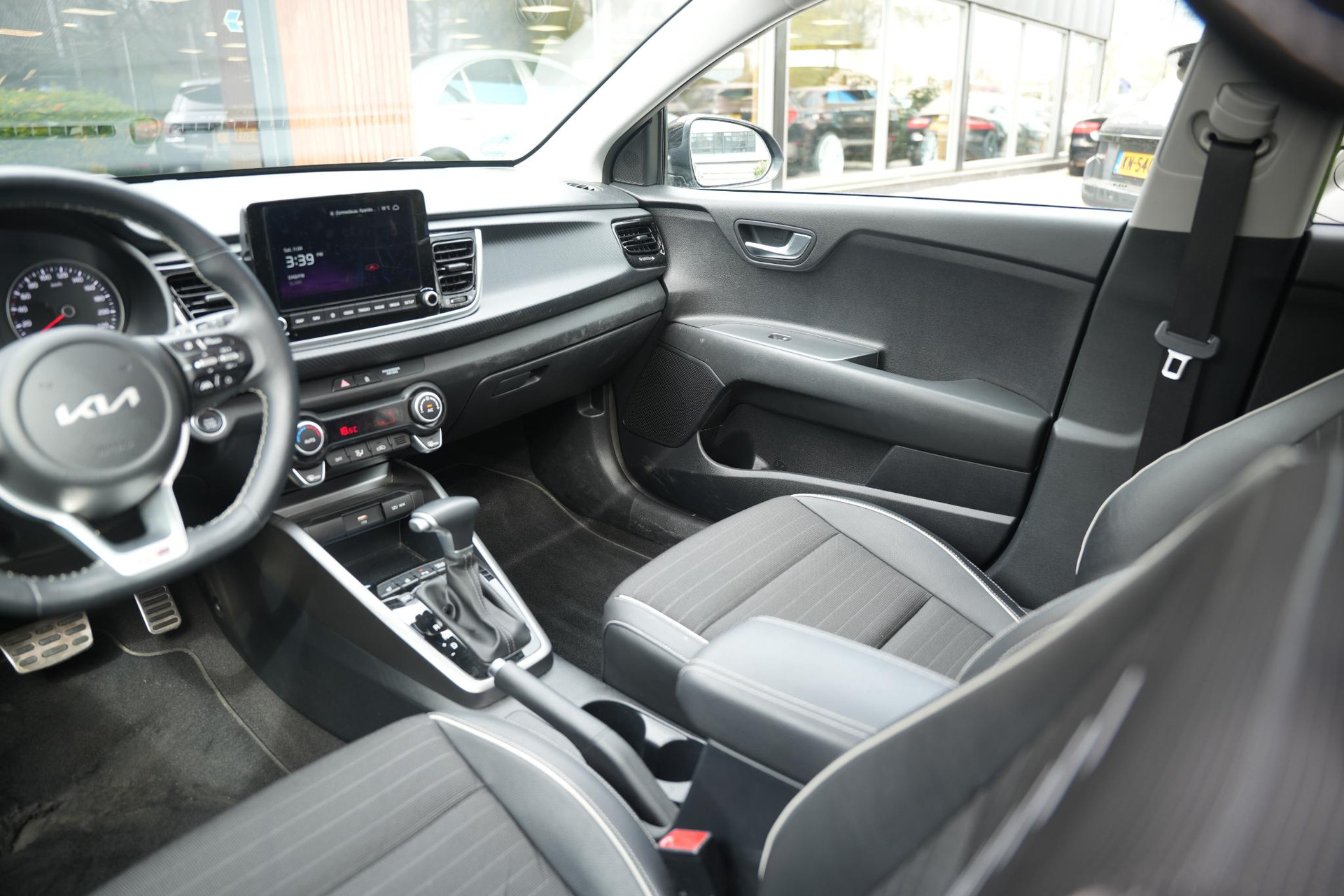 Kia Rio 1.0 T-GDi MHEV DynamicLine 2023 Perennial Gray Metallic (PRG) 6