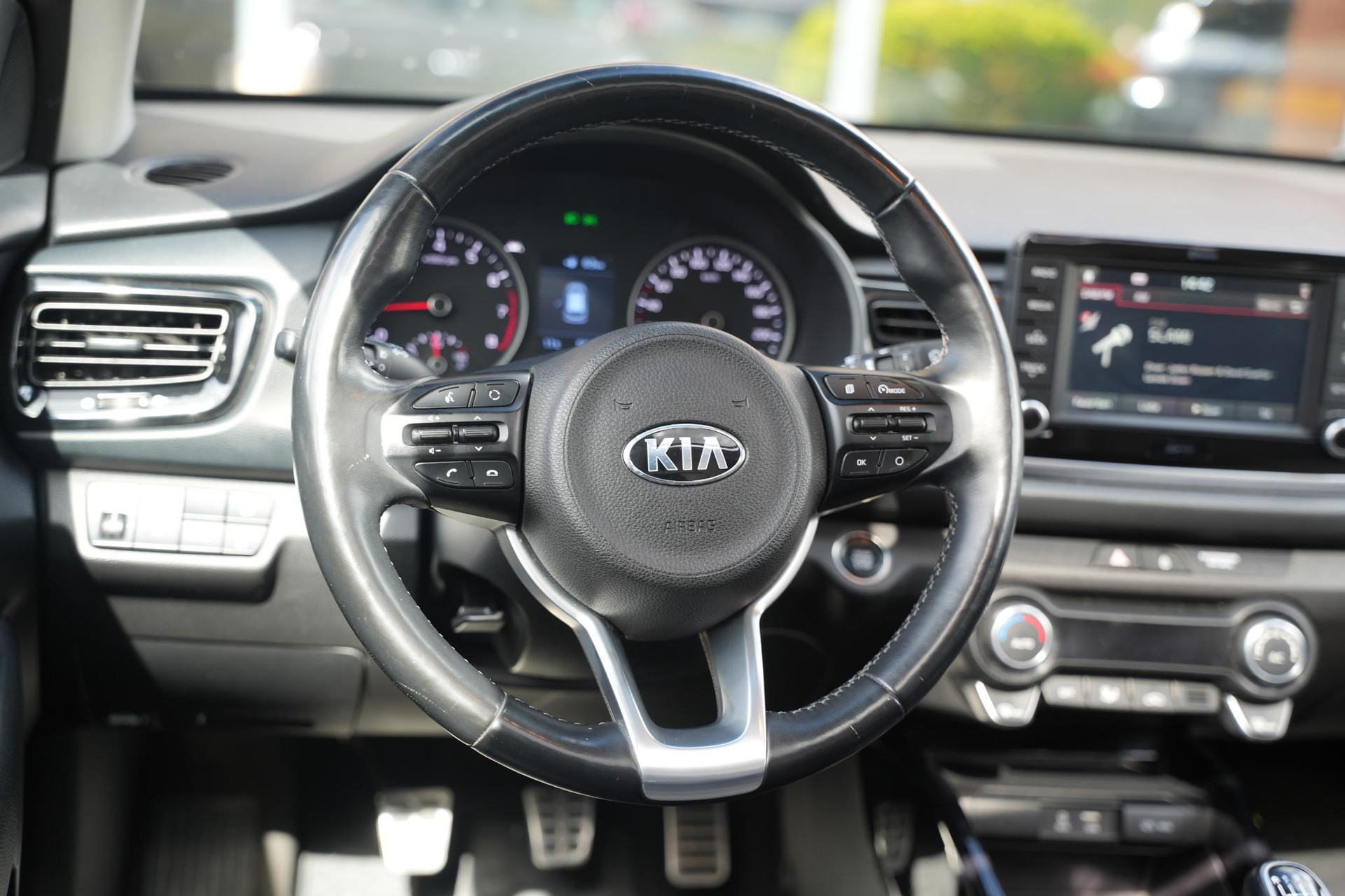 Kia Rio 1.0 TGDI Platinum Edition 2017 Aurora Black Pearl (ABP) 14