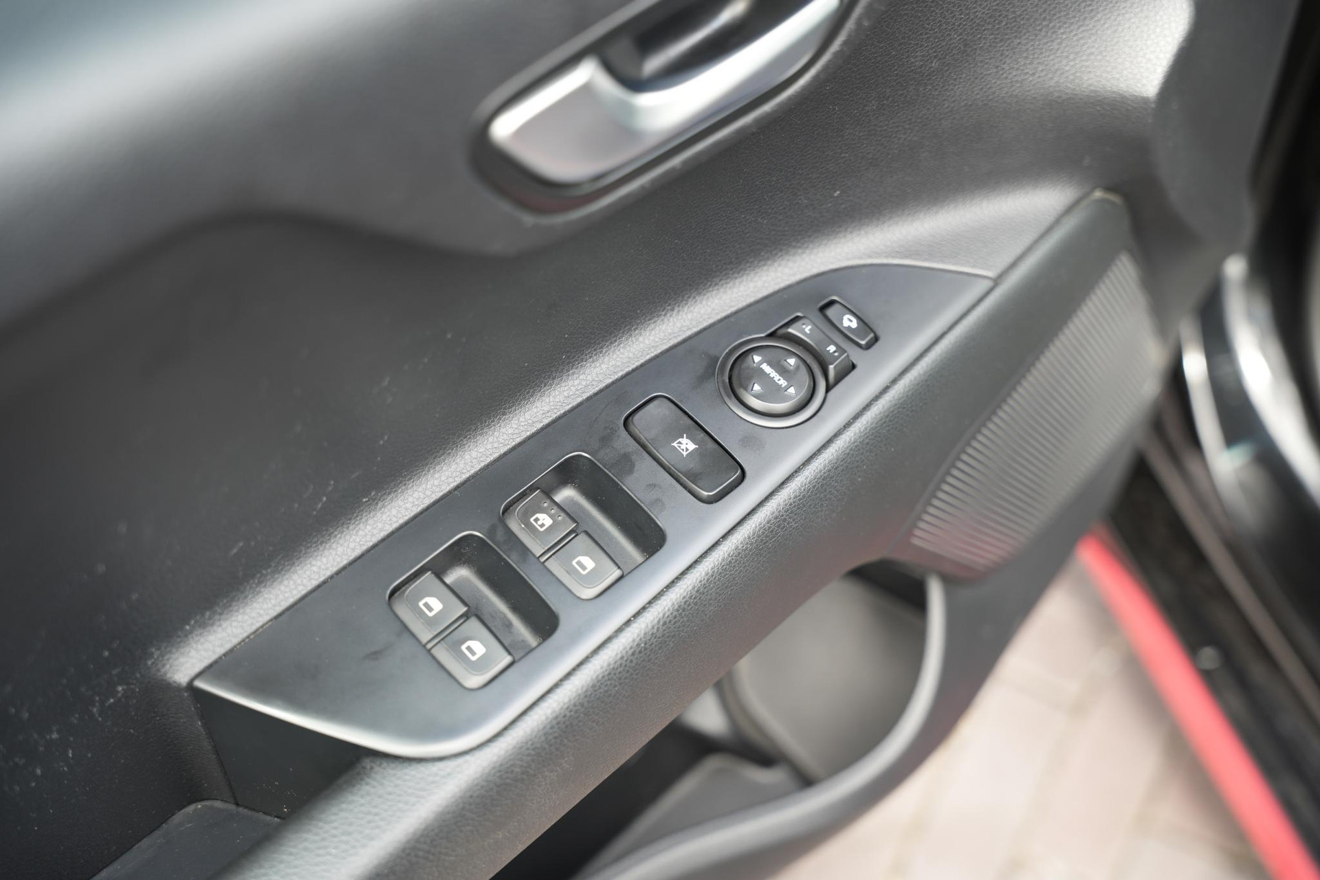 Kia Rio 1.0 TGDI Platinum Edition 2017 Aurora Black Pearl (ABP) 17