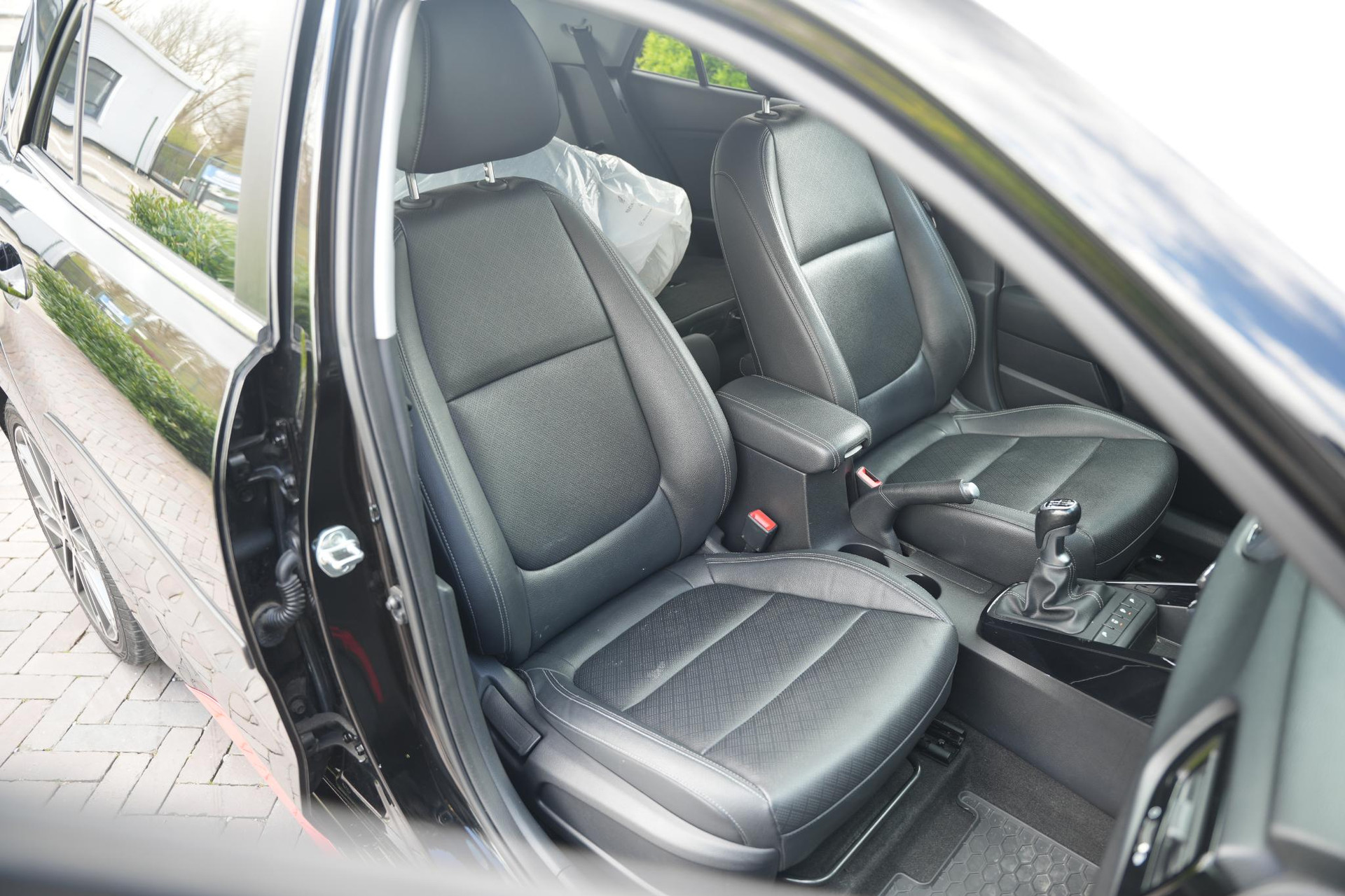 Kia Rio 1.0 TGDI Platinum Edition 2017 Aurora Black Pearl (ABP) 20