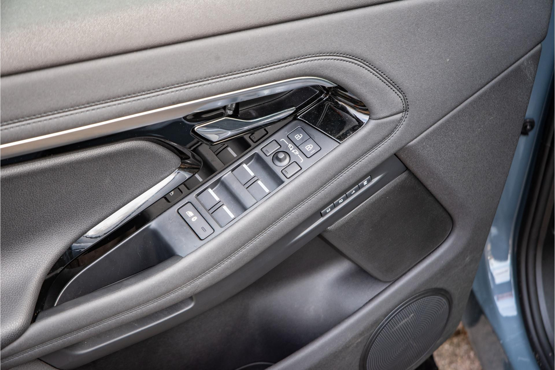 Land Rover Range Rover Evoque 1.5 P300e AWD R-Dynamic HSE 2022  14