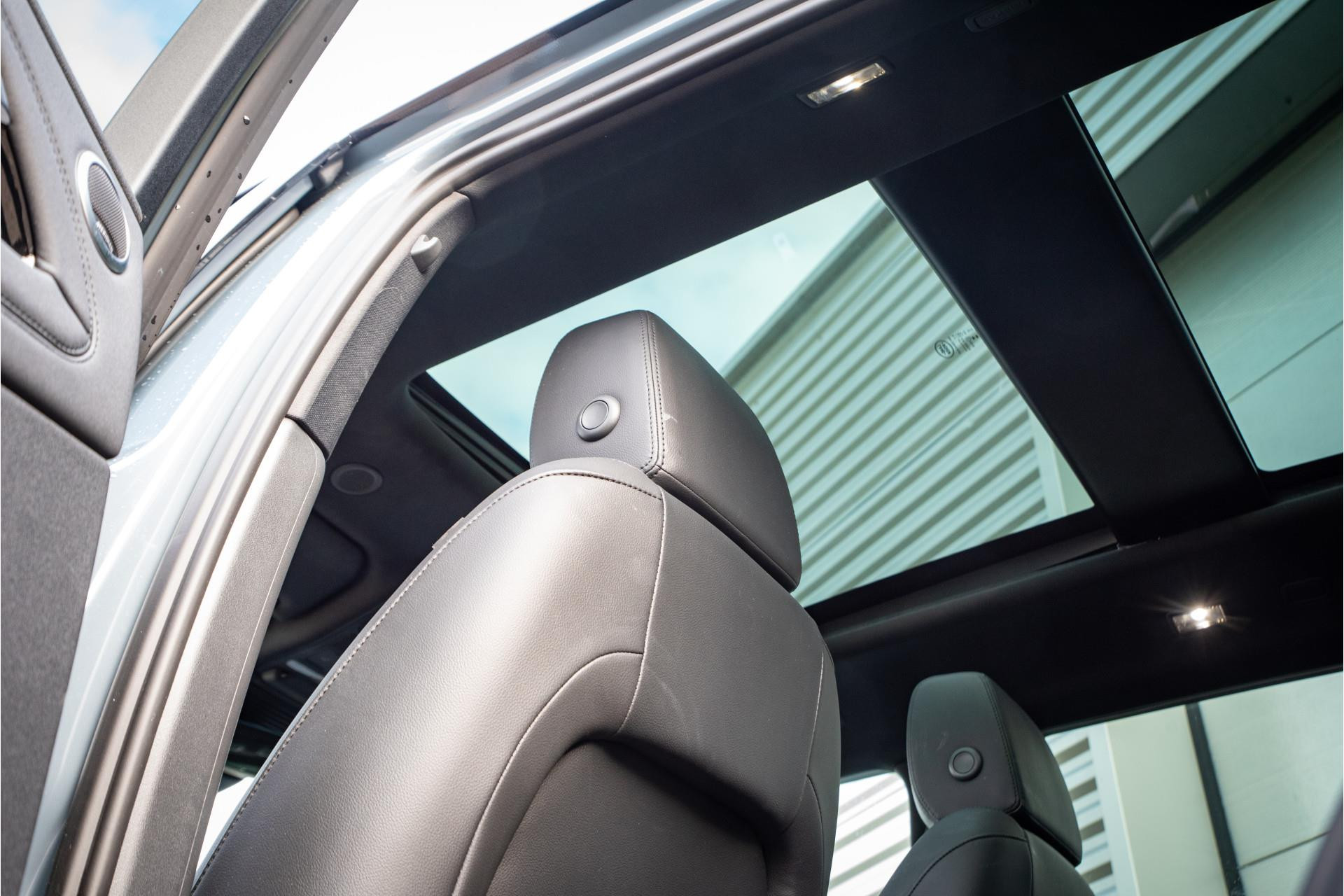 Land Rover Range Rover Evoque 1.5 P300e AWD R-Dynamic HSE 2022  29