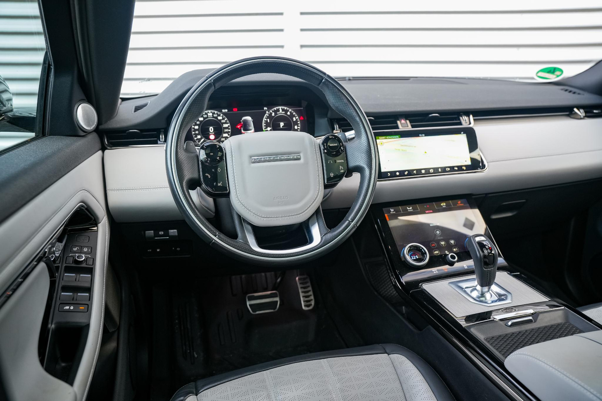 Land Rover Range Rover Evoque 2.0 P300e AWD R-Dynamic 2020  4