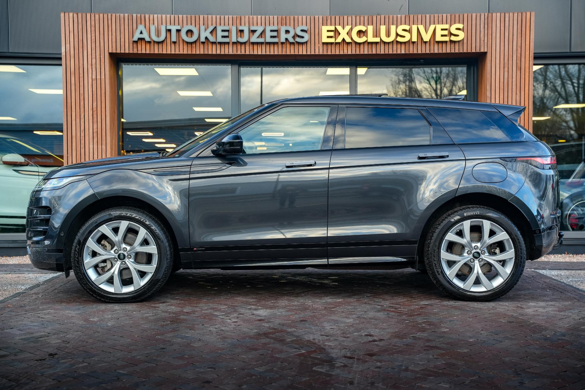 Land Rover Range Rover Evoque 2.0 P300e AWD R-Dynamic 2020  5