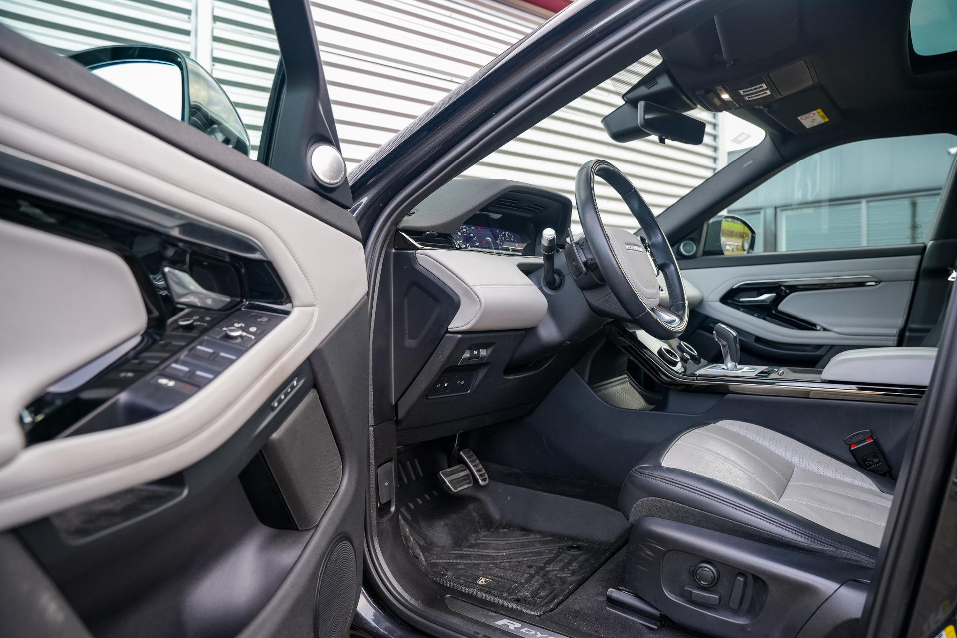 Land Rover Range Rover Evoque 2.0 P300e AWD R-Dynamic 2020  6