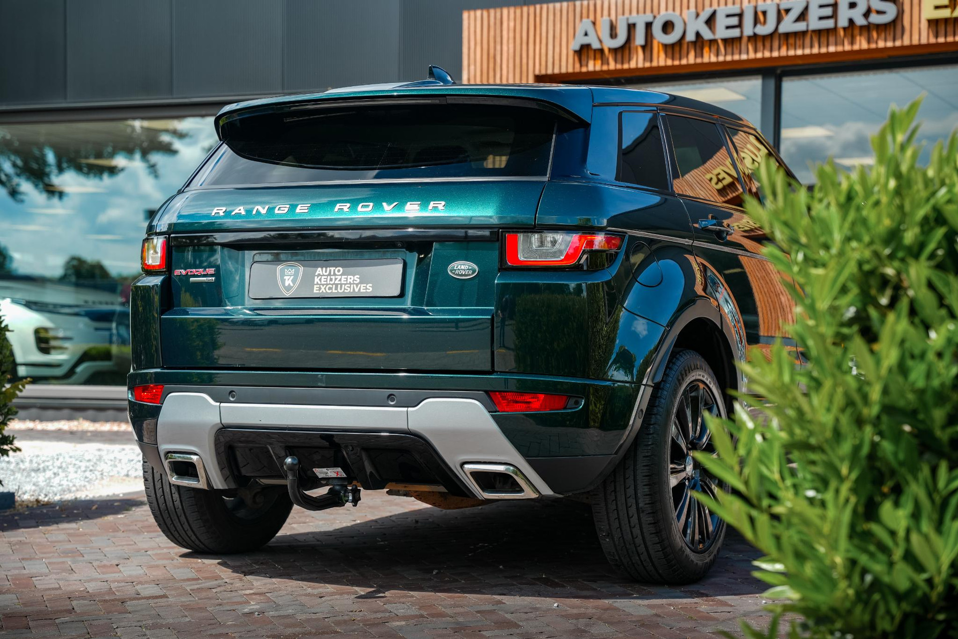 Land Rover Range Rover Evoque 2.0 Si4 SE Dynamic 2016 AINTREE GREEN 11
