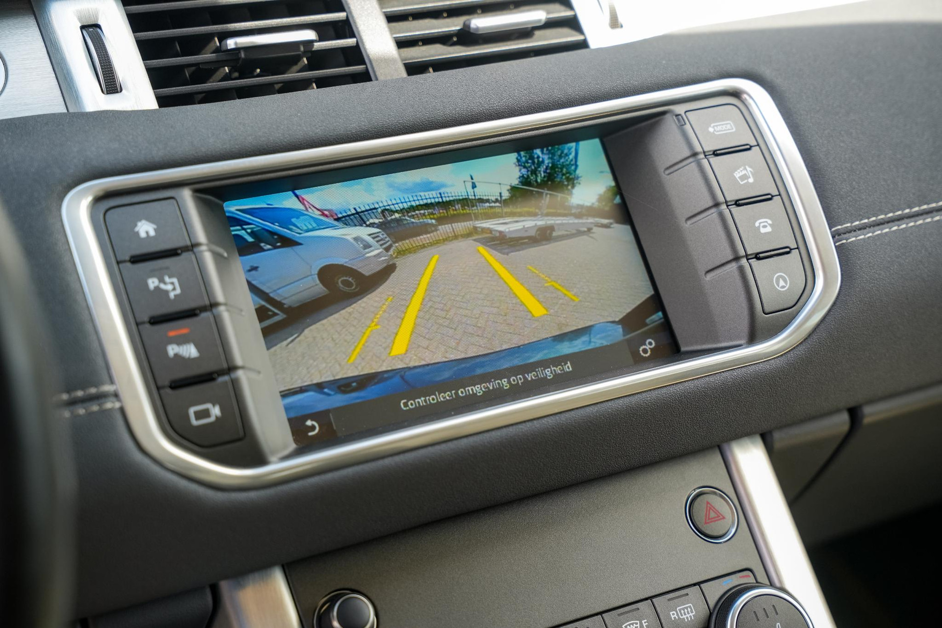 Land Rover Range Rover Evoque 2.0 Si4 SE Dynamic 2016 AINTREE GREEN 19