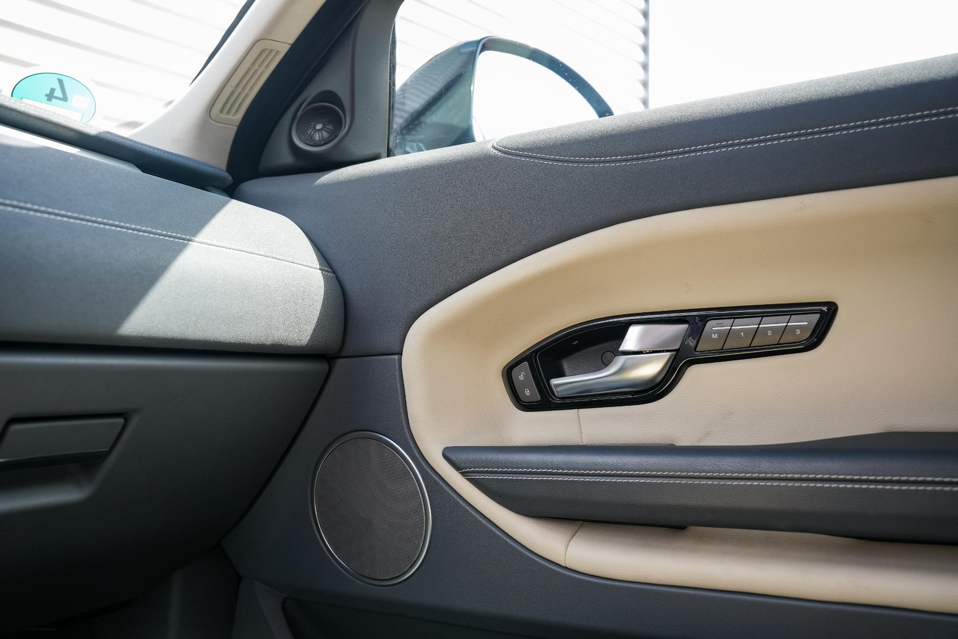 Land Rover Range Rover Evoque 2.0 Si4 SE Dynamic 2016 AINTREE GREEN 22