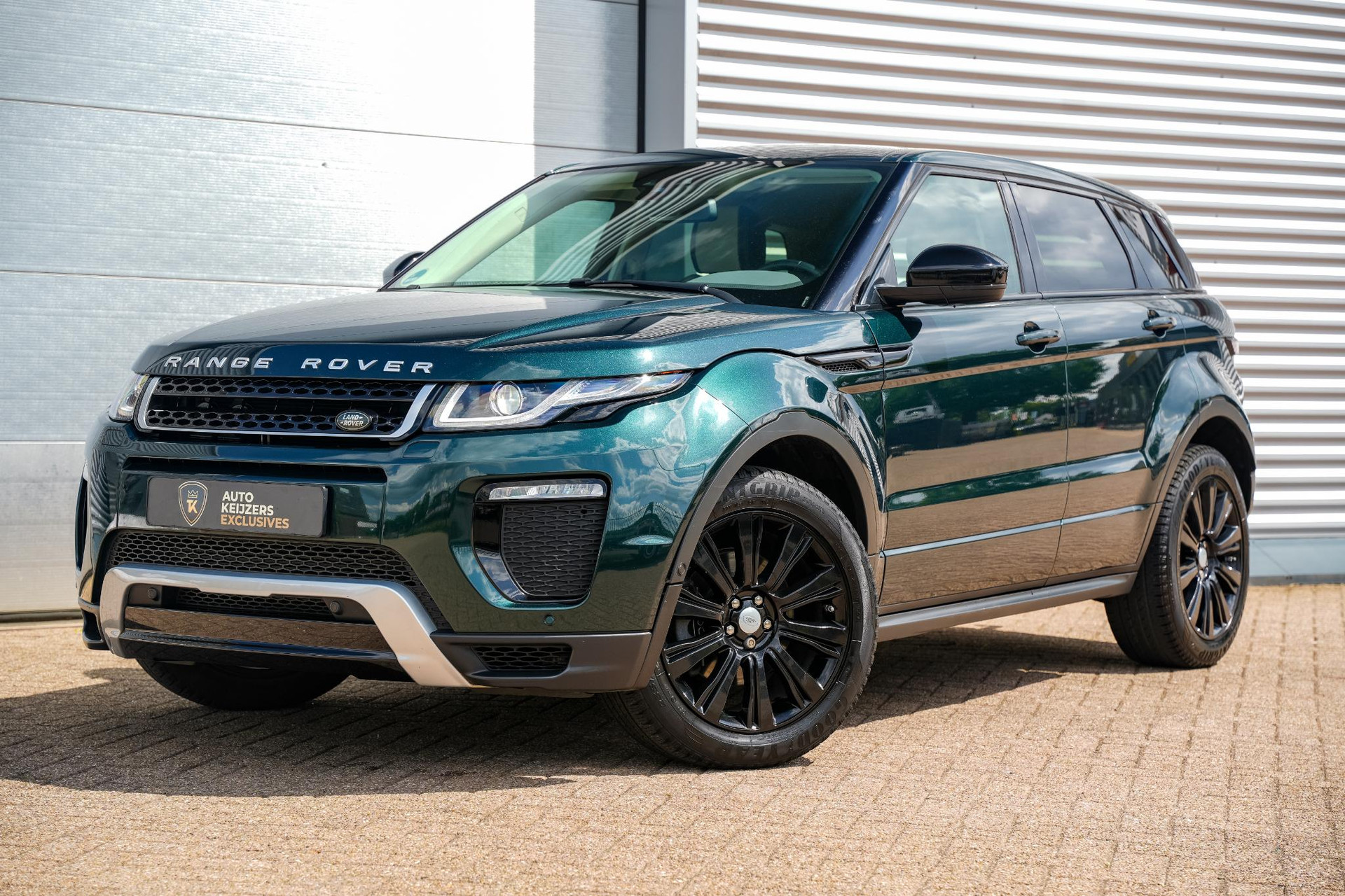 Land Rover Range Rover Evoque 2.0 Si4 SE Dynamic 2016 AINTREE GREEN 29
