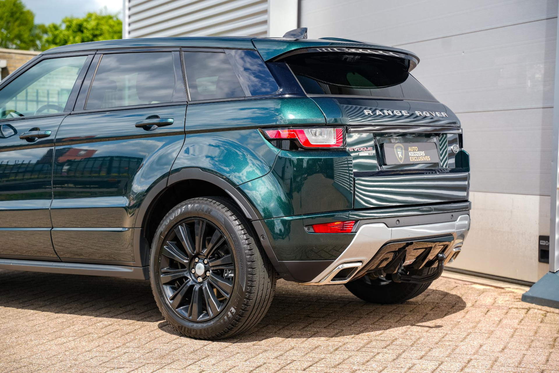 Land Rover Range Rover Evoque 2.0 Si4 SE Dynamic 2016 AINTREE GREEN 32
