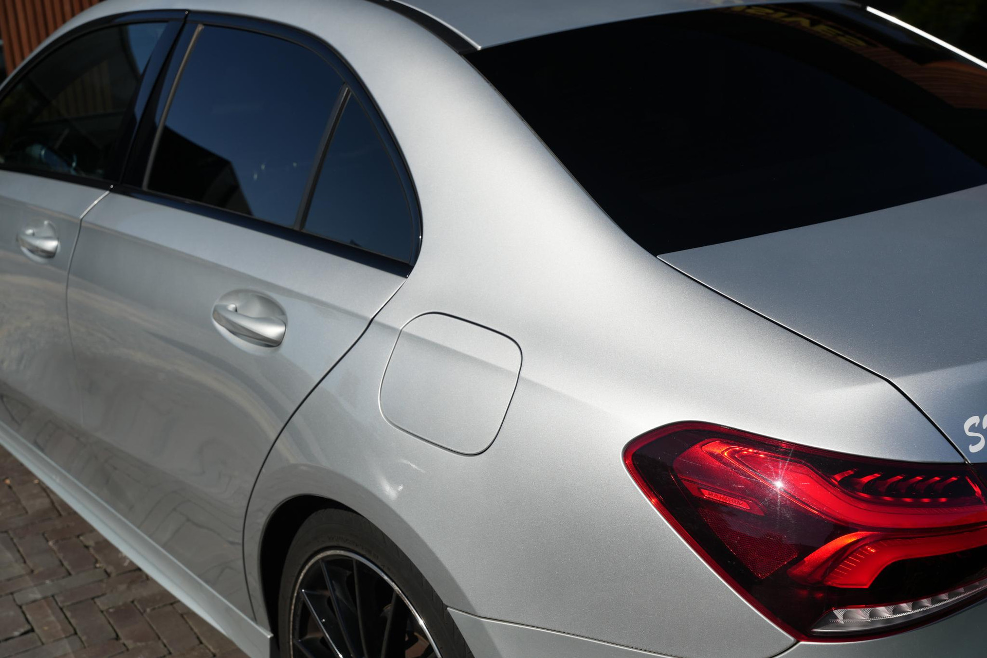 Mercedes-Benz A-Klasse 200 Business Solution AMG 2020 IRIDIUM SILVER - METALLIC FINISH (775U) 10