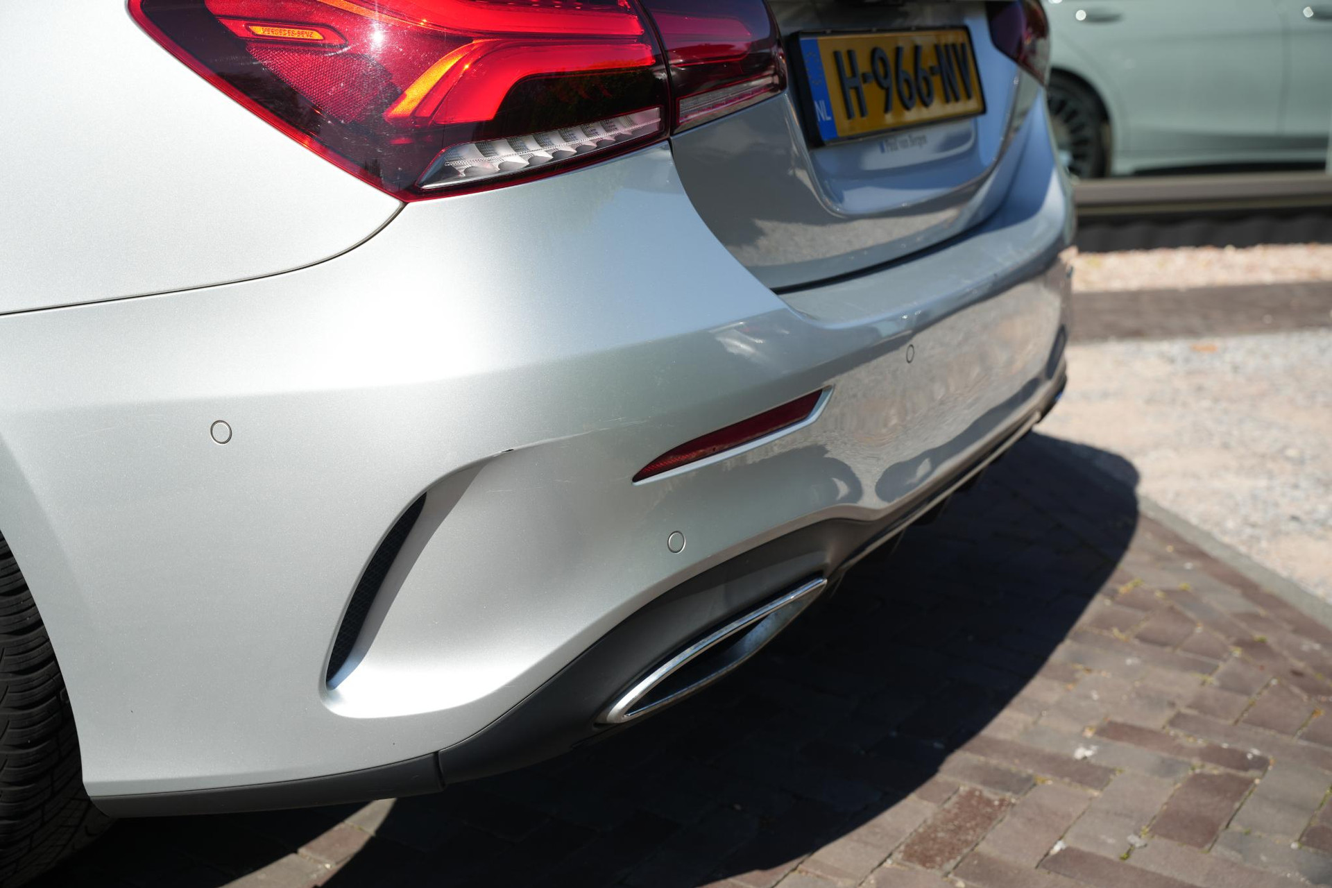 Mercedes-Benz A-Klasse 200 Business Solution AMG 2020 IRIDIUM SILVER - METALLIC FINISH (775U) 11