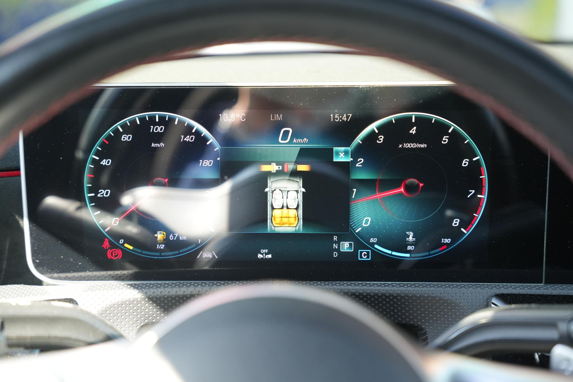 Mercedes-Benz A-Klasse 200 Business Solution AMG 2020 IRIDIUM SILVER - METALLIC FINISH (775U) 17