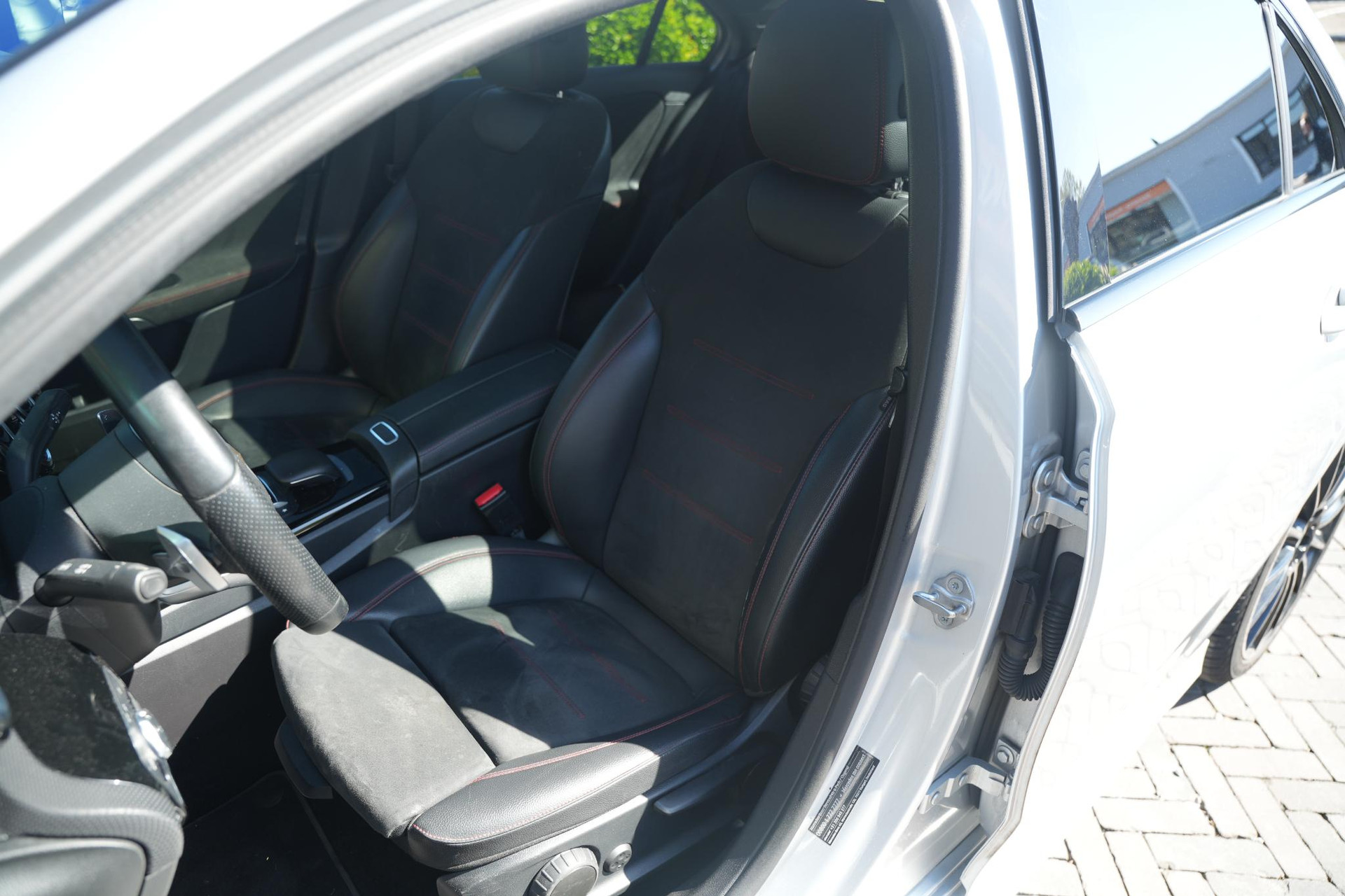 Mercedes-Benz A-Klasse 200 Business Solution AMG 2020 IRIDIUM SILVER - METALLIC FINISH (775U) 19