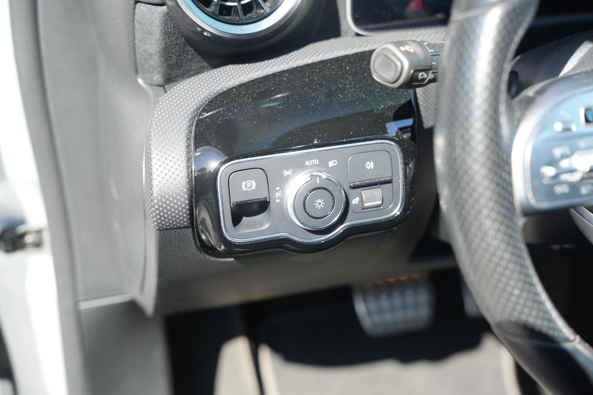 Mercedes-Benz A-Klasse 200 Business Solution AMG 2020 IRIDIUM SILVER - METALLIC FINISH (775U) 22