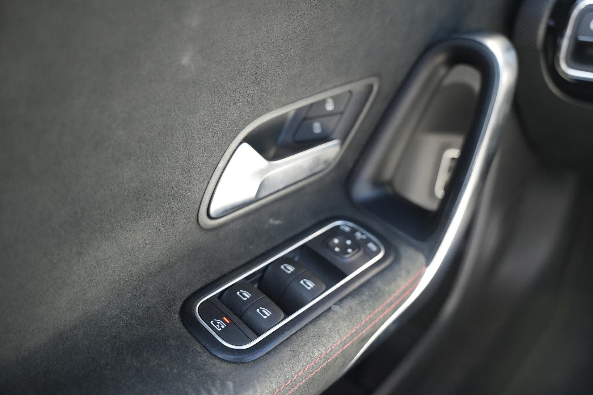 Mercedes-Benz A-Klasse 200 Business Solution AMG 2020 IRIDIUM SILVER - METALLIC FINISH (775U) 27