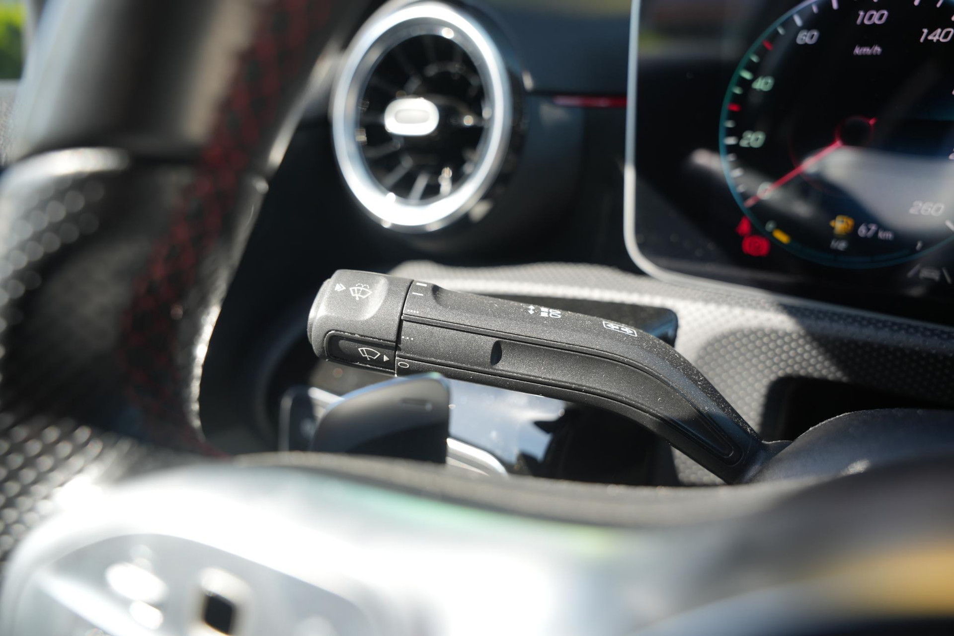 Mercedes-Benz A-Klasse 200 Business Solution AMG 2020 IRIDIUM SILVER - METALLIC FINISH (775U) 30