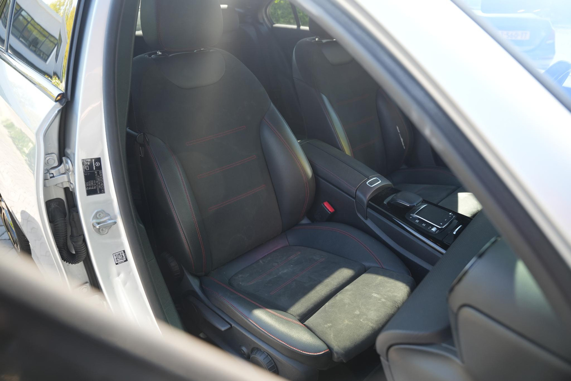 Mercedes-Benz A-Klasse 200 Business Solution AMG 2020 IRIDIUM SILVER - METALLIC FINISH (775U) 34