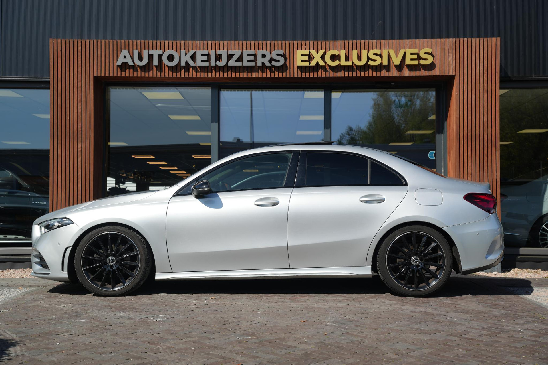 Mercedes-Benz A-Klasse 200 Business Solution AMG 2020 IRIDIUM SILVER - METALLIC FINISH (775U) 5