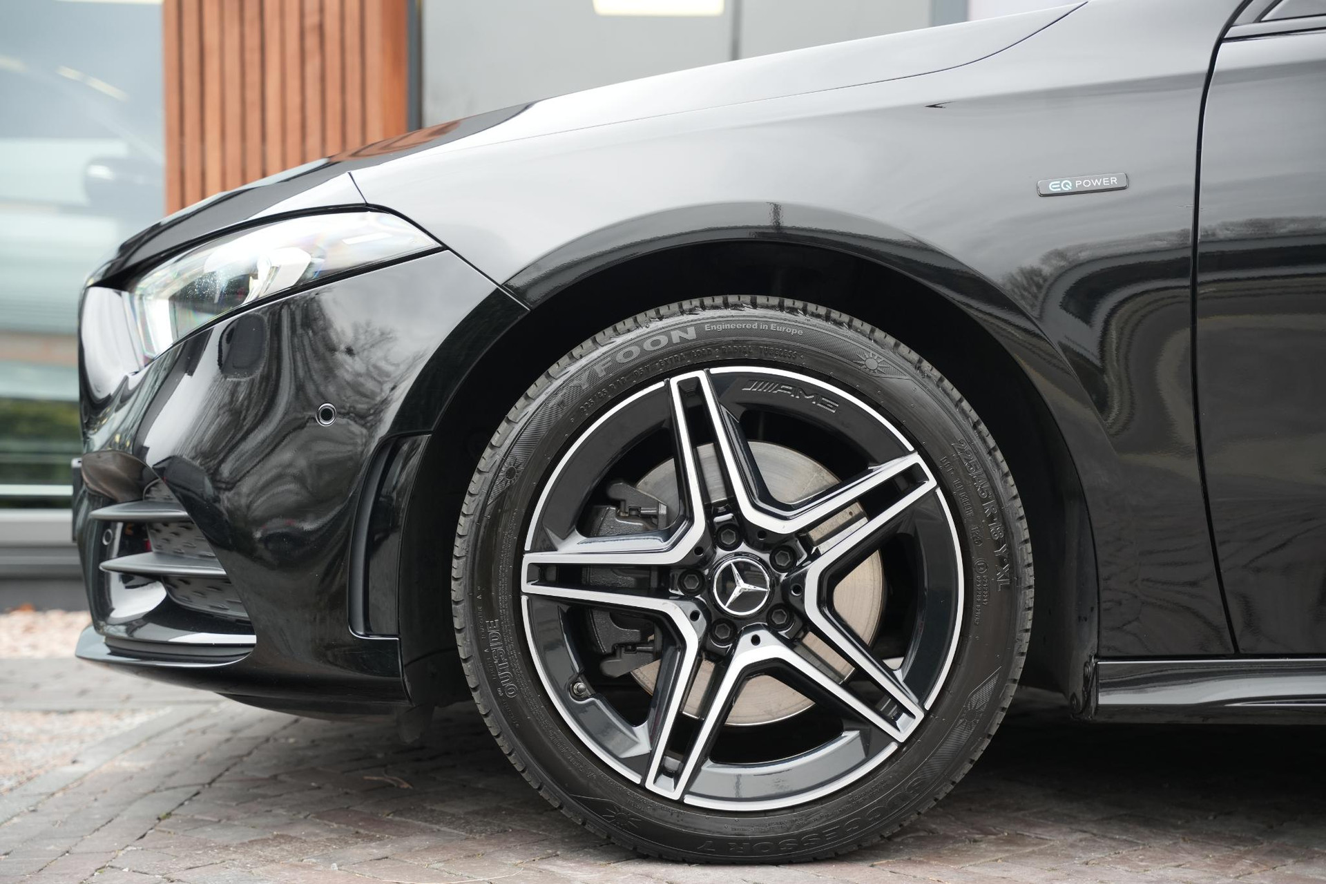 Mercedes-Benz A-Klasse 250 e Business Solution AMG Limited 2020  14