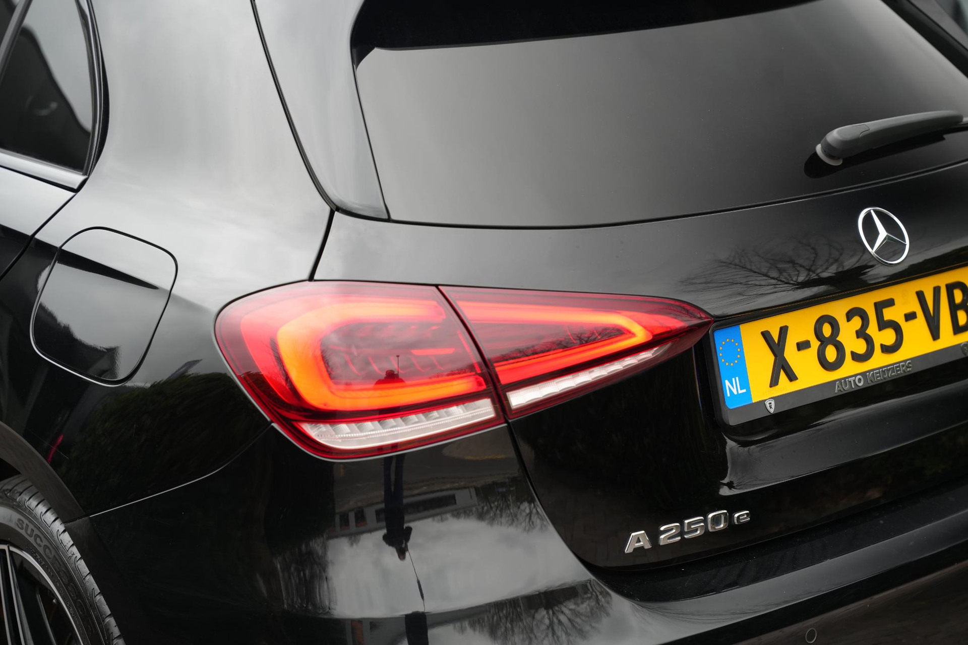 Mercedes-Benz A-Klasse 250 e Business Solution AMG Limited 2020  16