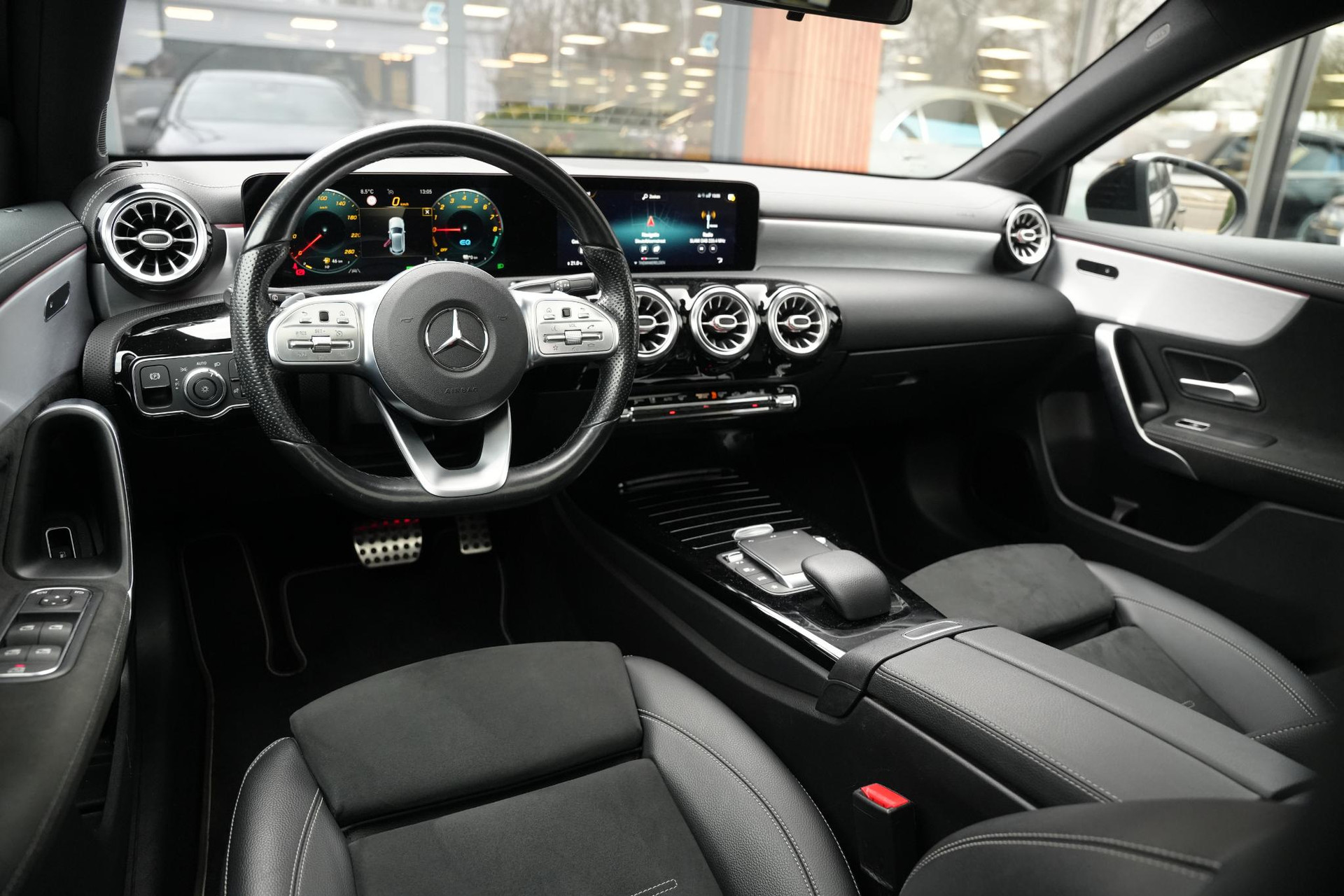 Mercedes-Benz A-Klasse 250 e Business Solution AMG Limited 2020  2