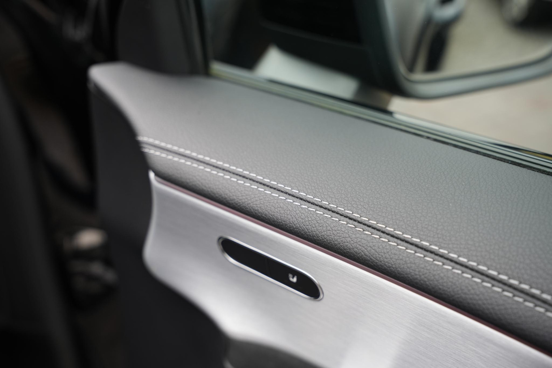 Mercedes-Benz A-Klasse 250 e Business Solution AMG Limited 2020  22