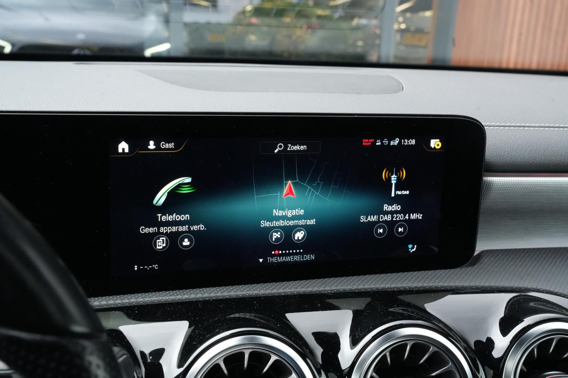 Mercedes-Benz A-Klasse 250 e Business Solution AMG Limited 2020  33