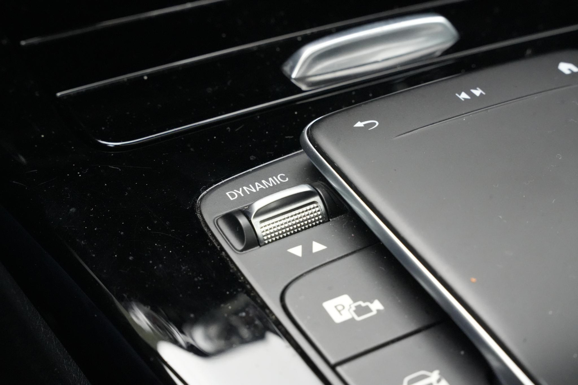 Mercedes-Benz A-Klasse 250 e Business Solution AMG Limited 2020  37