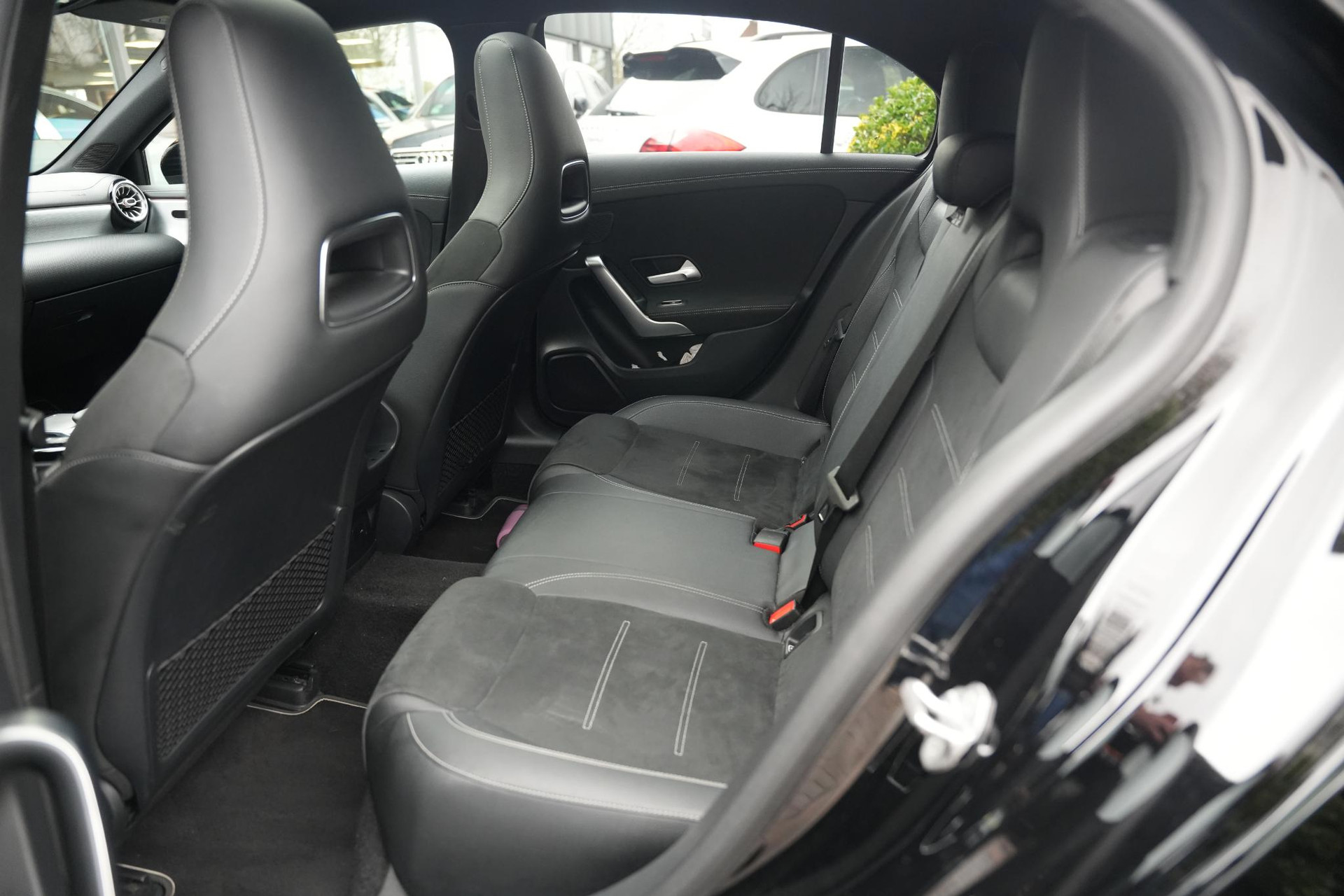 Mercedes-Benz A-Klasse 250 e Business Solution AMG Limited 2020  4