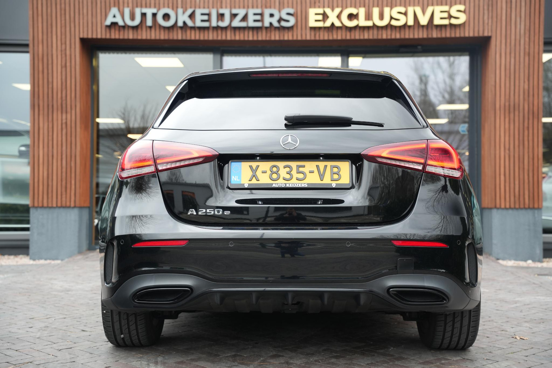 Mercedes-Benz A-Klasse 250 e Business Solution AMG Limited 2020  8