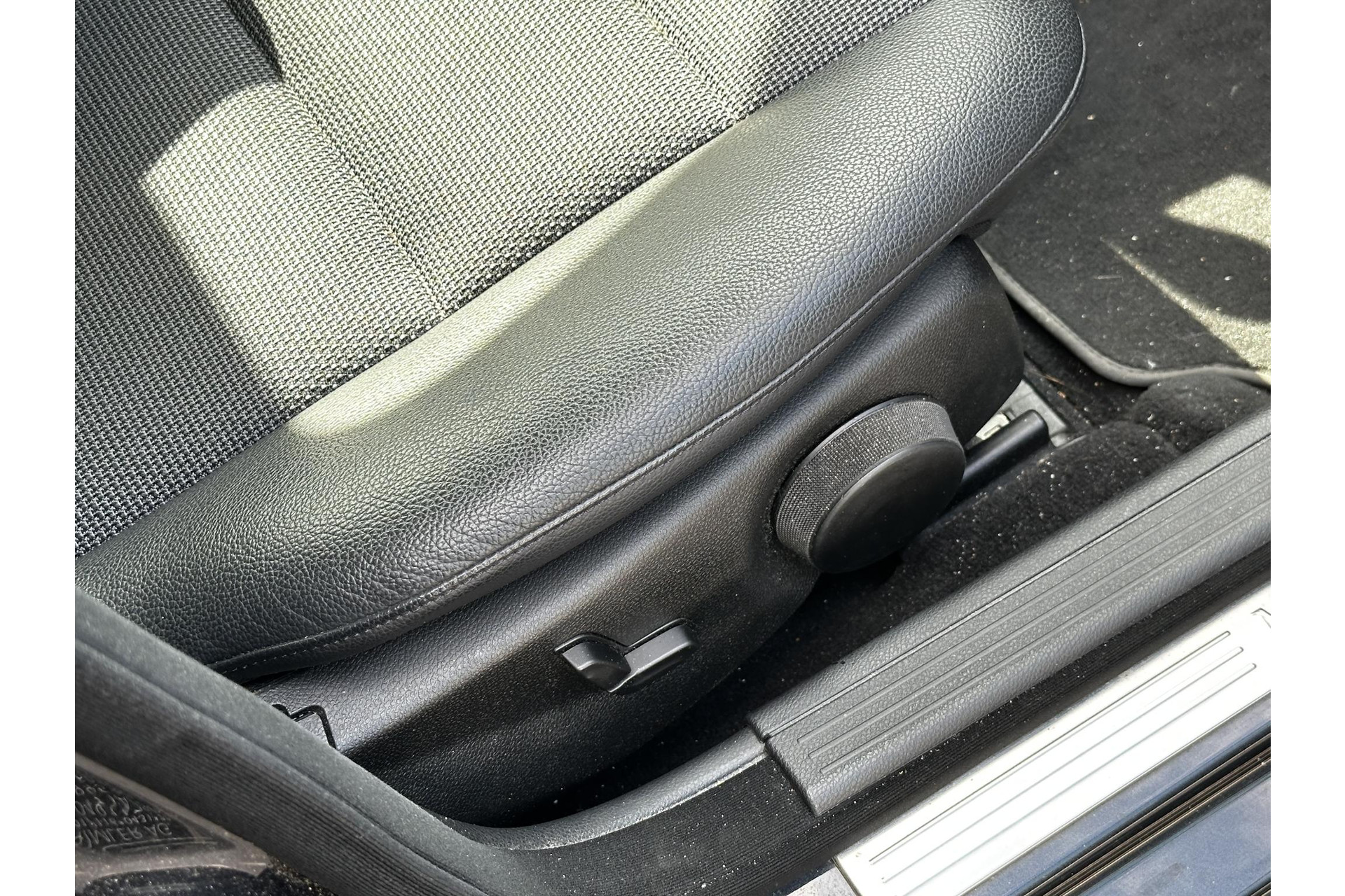 Mercedes-Benz C-Klasse 180 Business Class Avantgarde 2012 MAGNETITE BLACK - METALLIC FINISH (183U) 13