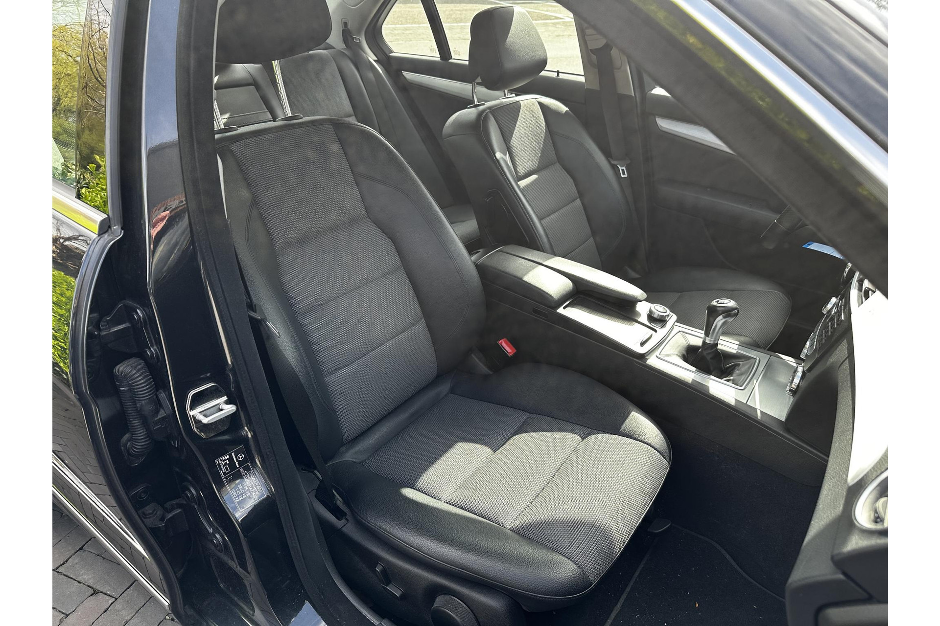Mercedes-Benz C-Klasse 180 Business Class Avantgarde 2012 MAGNETITE BLACK - METALLIC FINISH (183U) 14