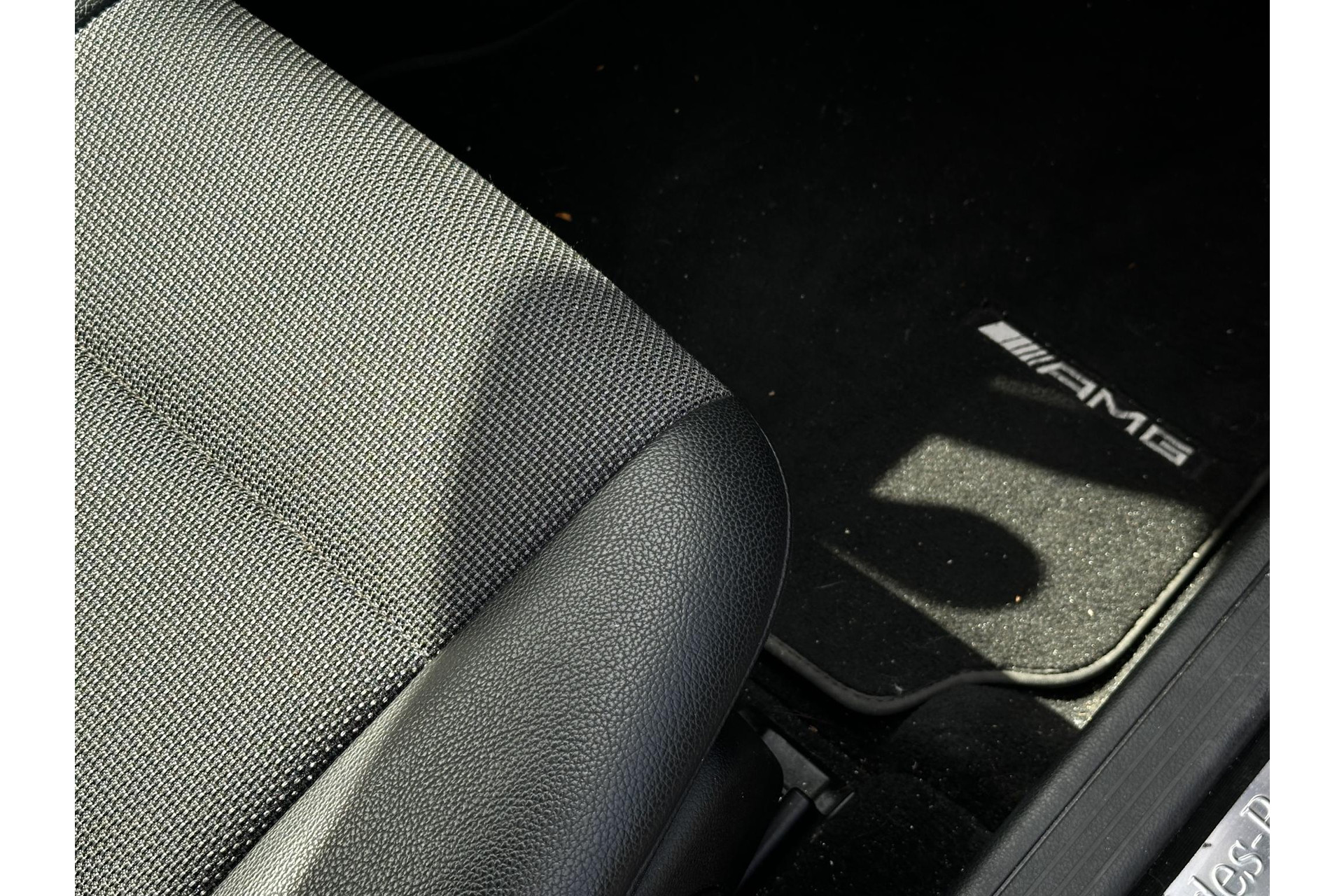 Mercedes-Benz C-Klasse 180 Business Class Avantgarde 2012 MAGNETITE BLACK - METALLIC FINISH (183U) 16