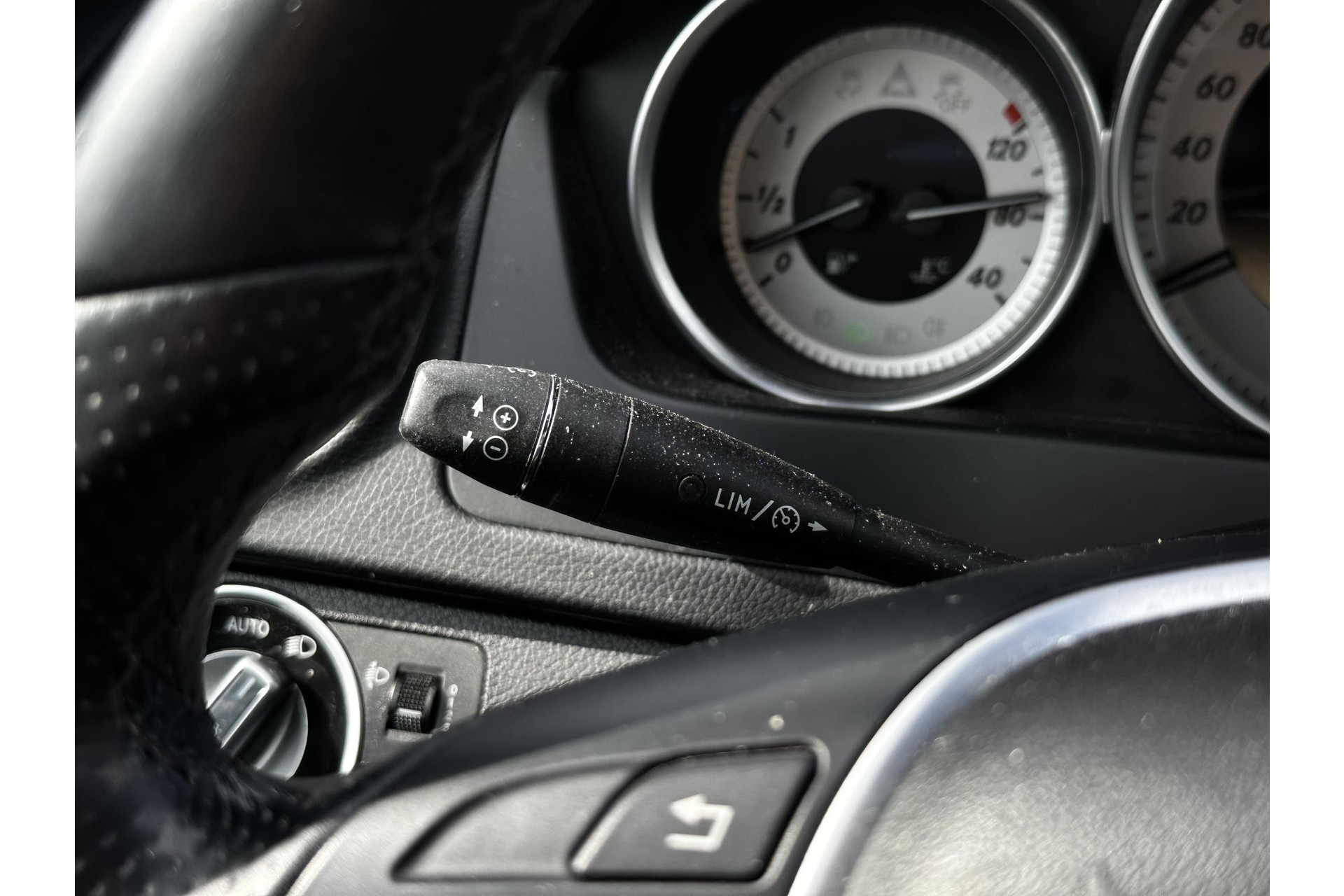 Mercedes-Benz C-Klasse 180 Business Class Avantgarde 2012 MAGNETITE BLACK - METALLIC FINISH (183U) 20