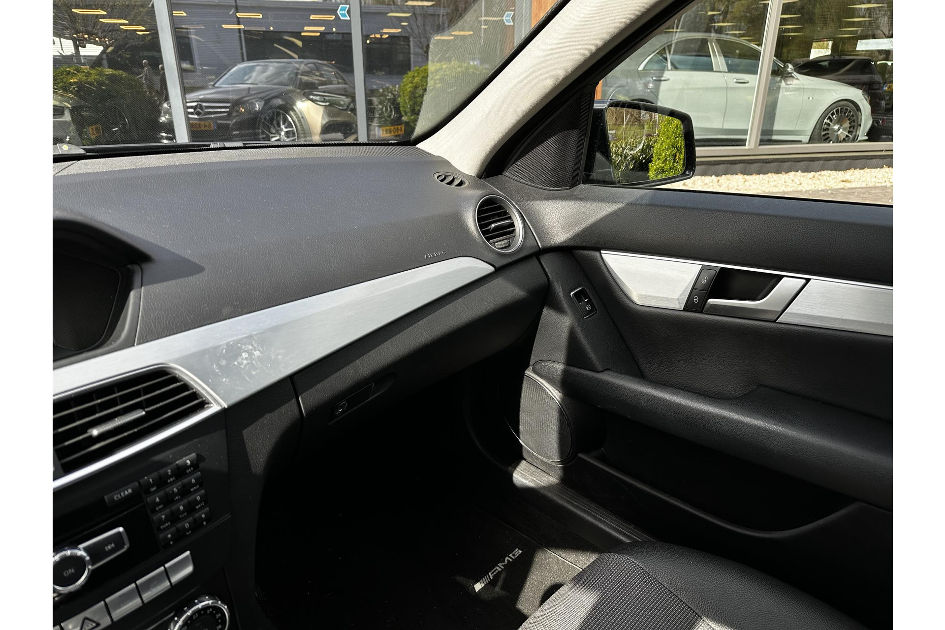 Mercedes-Benz C-Klasse 180 Business Class Avantgarde 2012 MAGNETITE BLACK - METALLIC FINISH (183U) 23