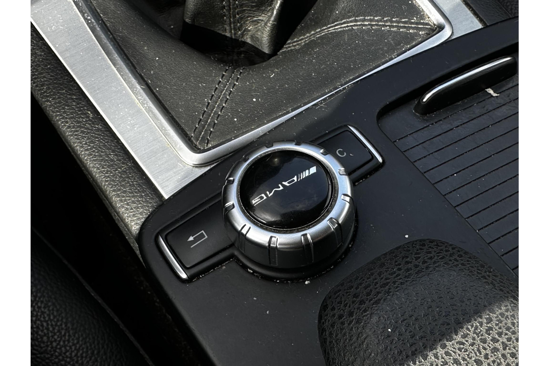 Mercedes-Benz C-Klasse 180 Business Class Avantgarde 2012 MAGNETITE BLACK - METALLIC FINISH (183U) 26