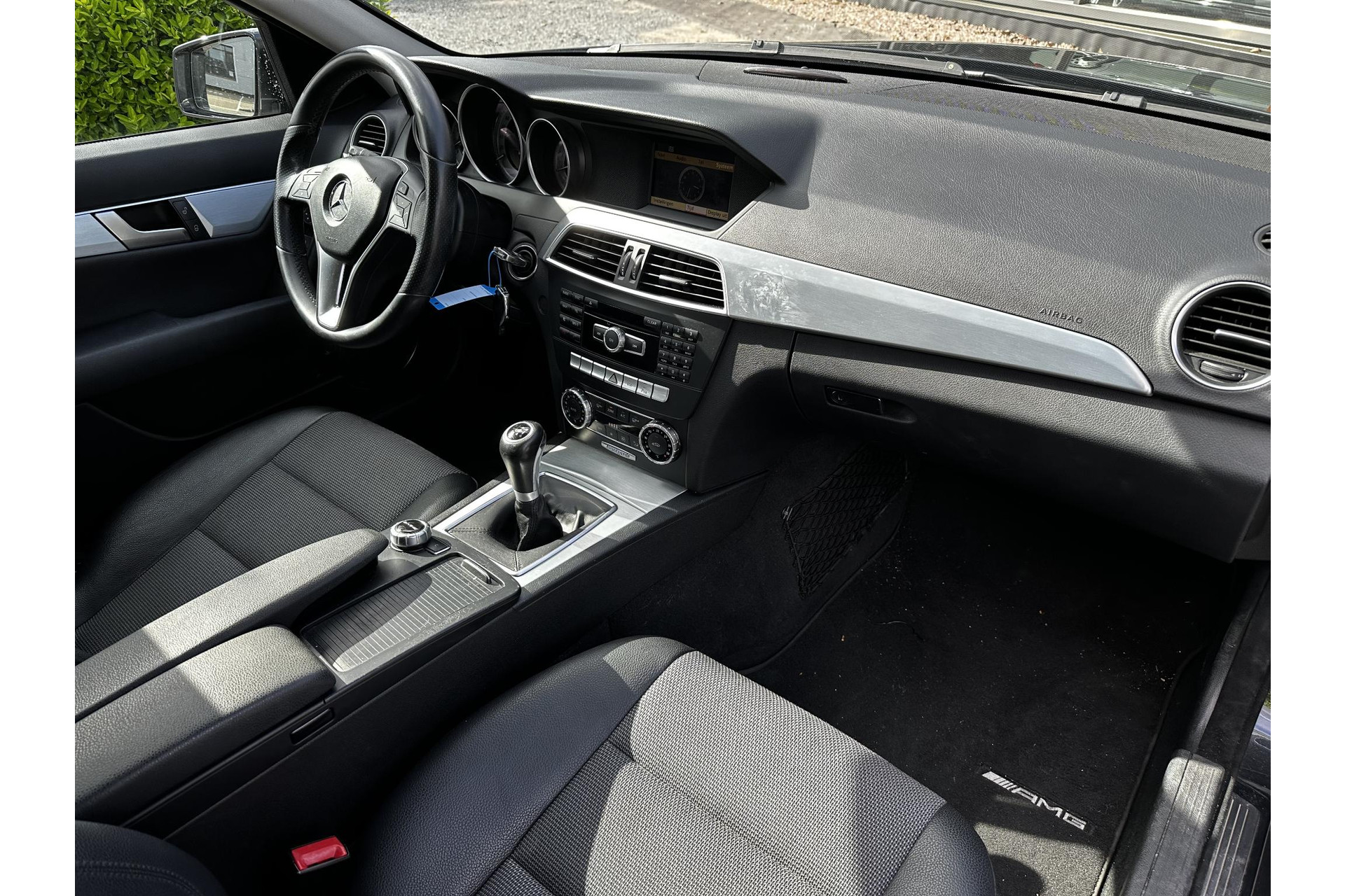 Mercedes-Benz C-Klasse 180 Business Class Avantgarde 2012 MAGNETITE BLACK - METALLIC FINISH (183U) 4