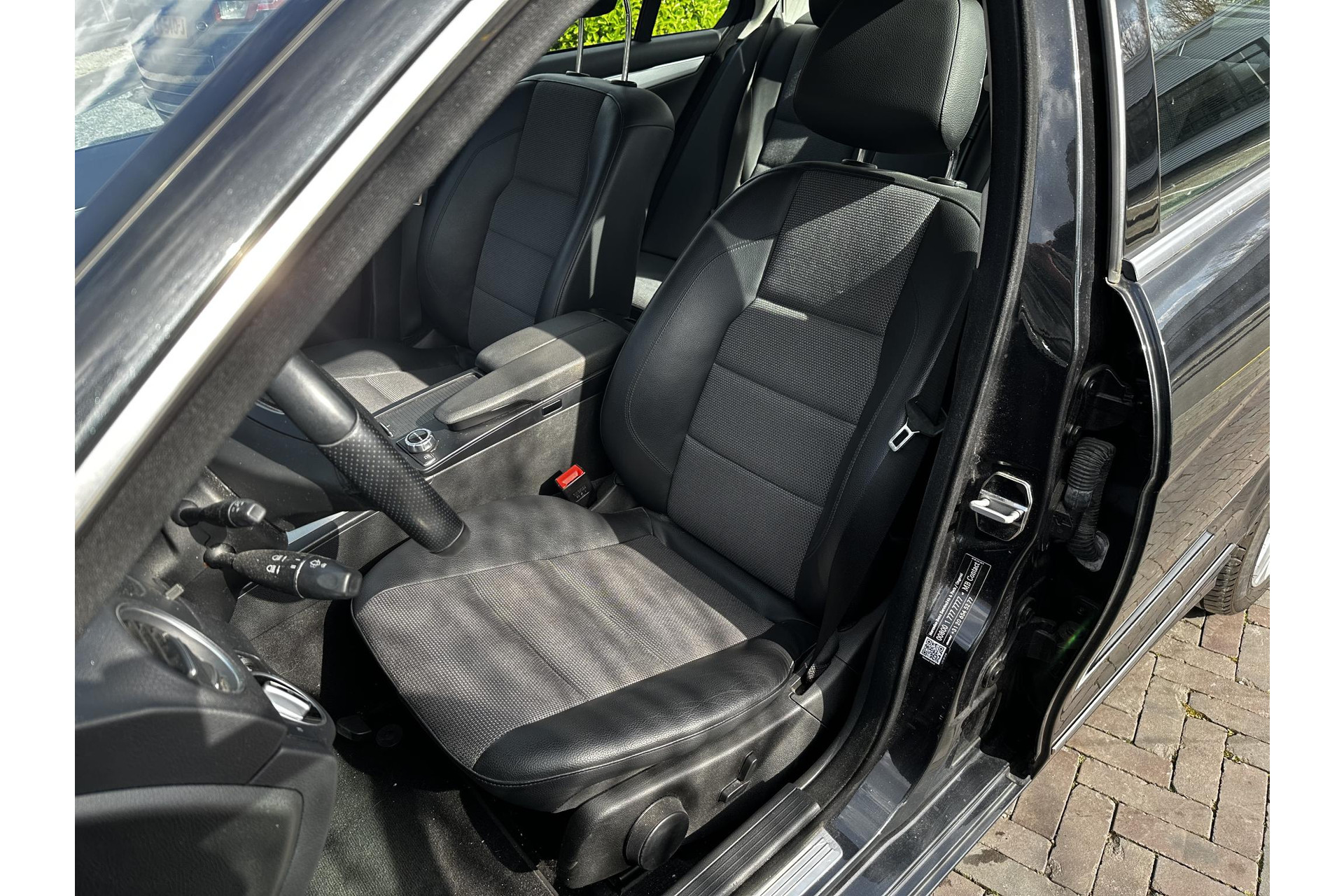 Mercedes-Benz C-Klasse 180 Business Class Avantgarde 2012 MAGNETITE BLACK - METALLIC FINISH (183U) 6