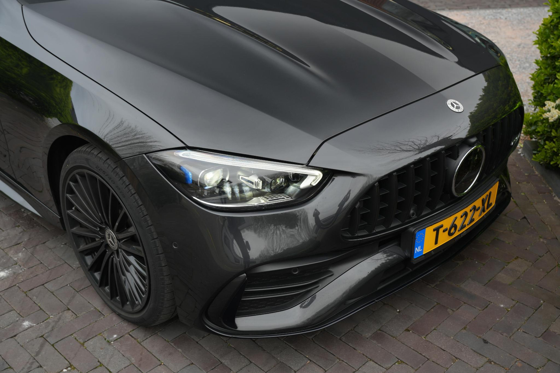 Mercedes-Benz C-Klasse 300 e AMG Line Limited 2022 GRAPHITE GRAY - METALLIC FINISH (831U) 10