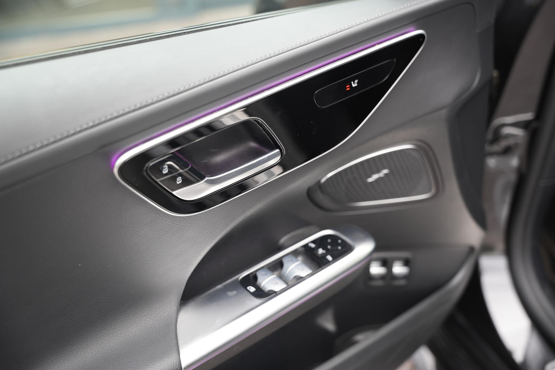 Mercedes-Benz C-Klasse 300 e AMG Line Limited 2022 GRAPHITE GRAY - METALLIC FINISH (831U) 21