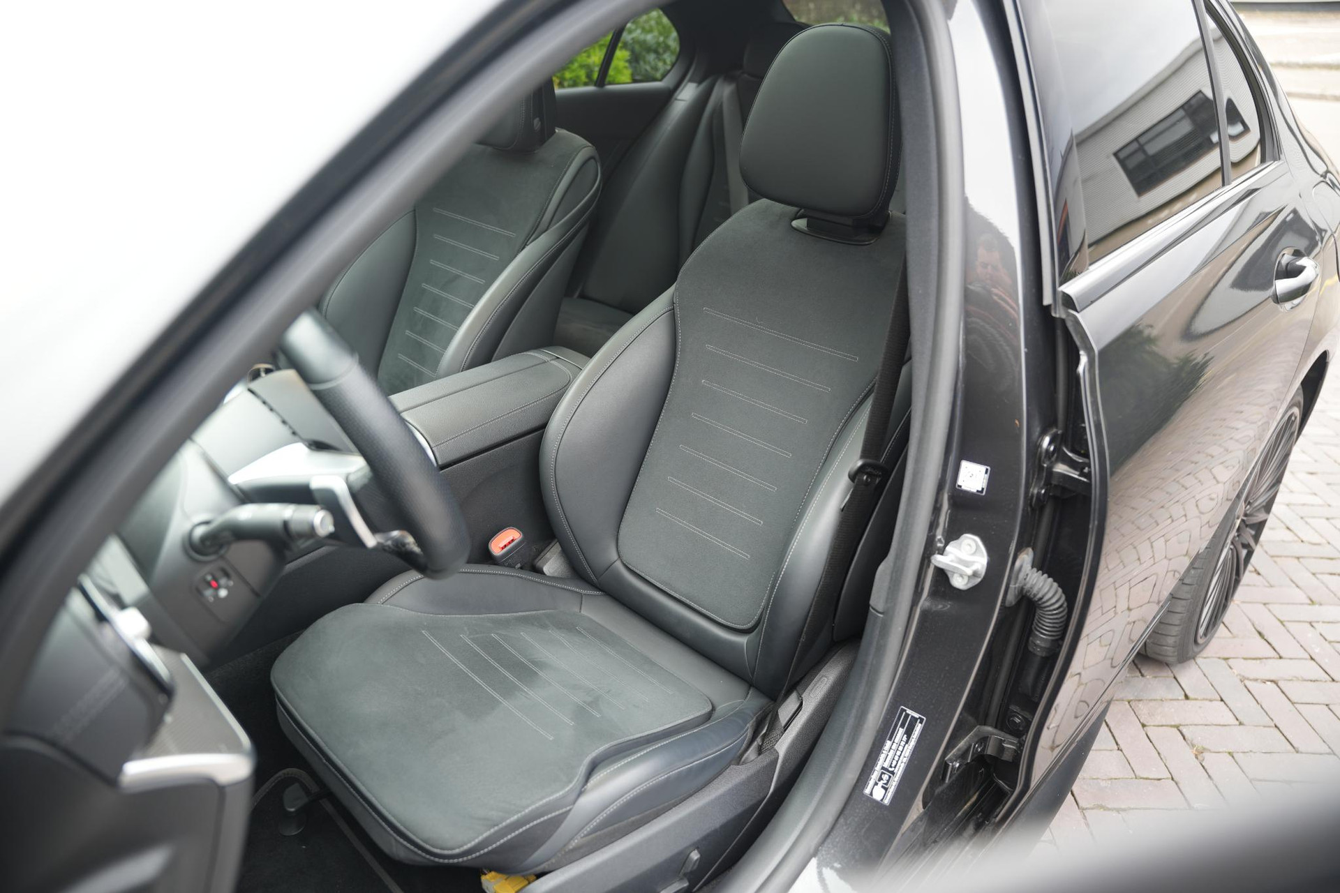 Mercedes-Benz C-Klasse 300 e AMG Line Limited 2022 GRAPHITE GRAY - METALLIC FINISH (831U) 22