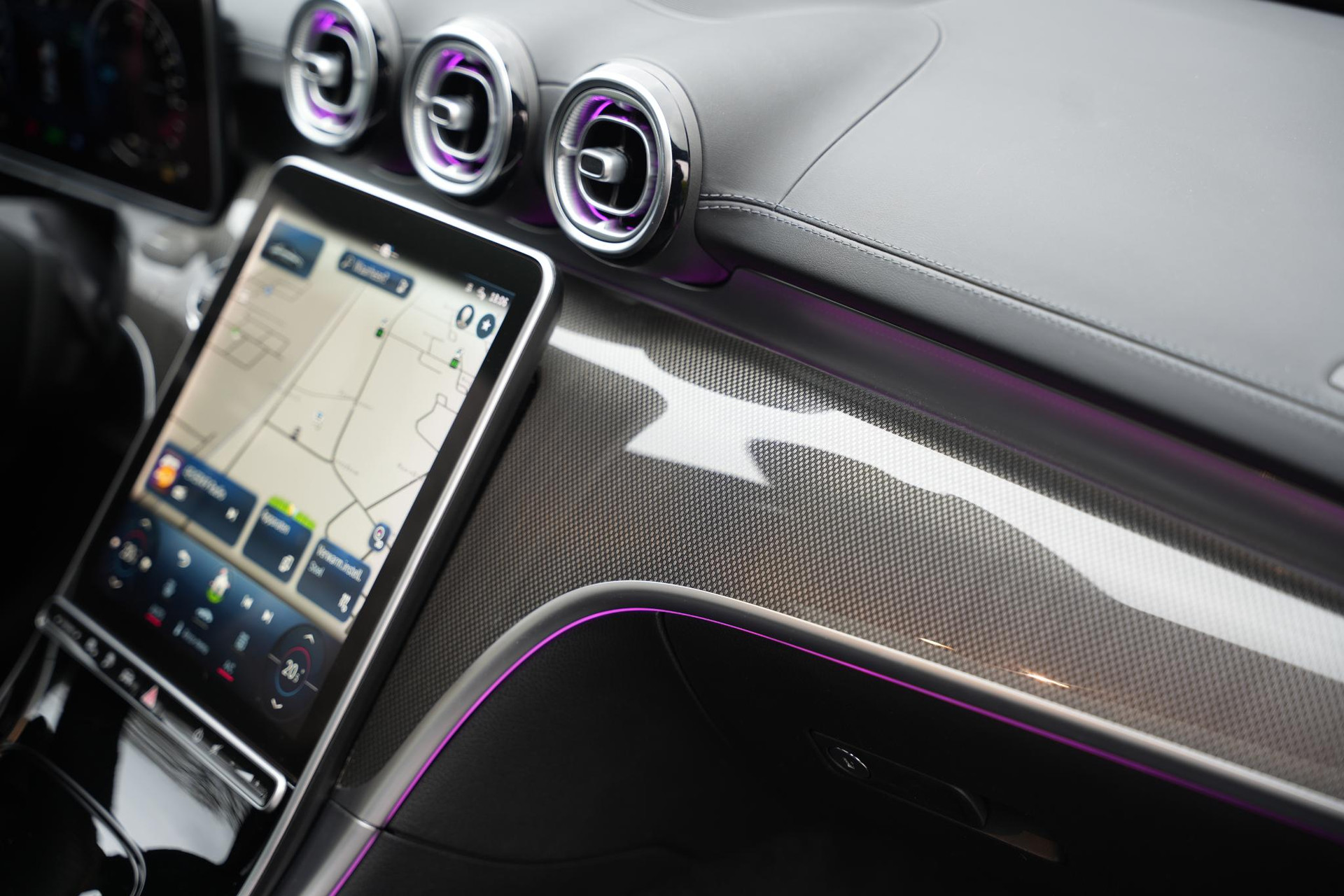 Mercedes-Benz C-Klasse 300 e AMG Line Limited 2022 GRAPHITE GRAY - METALLIC FINISH (831U) 26