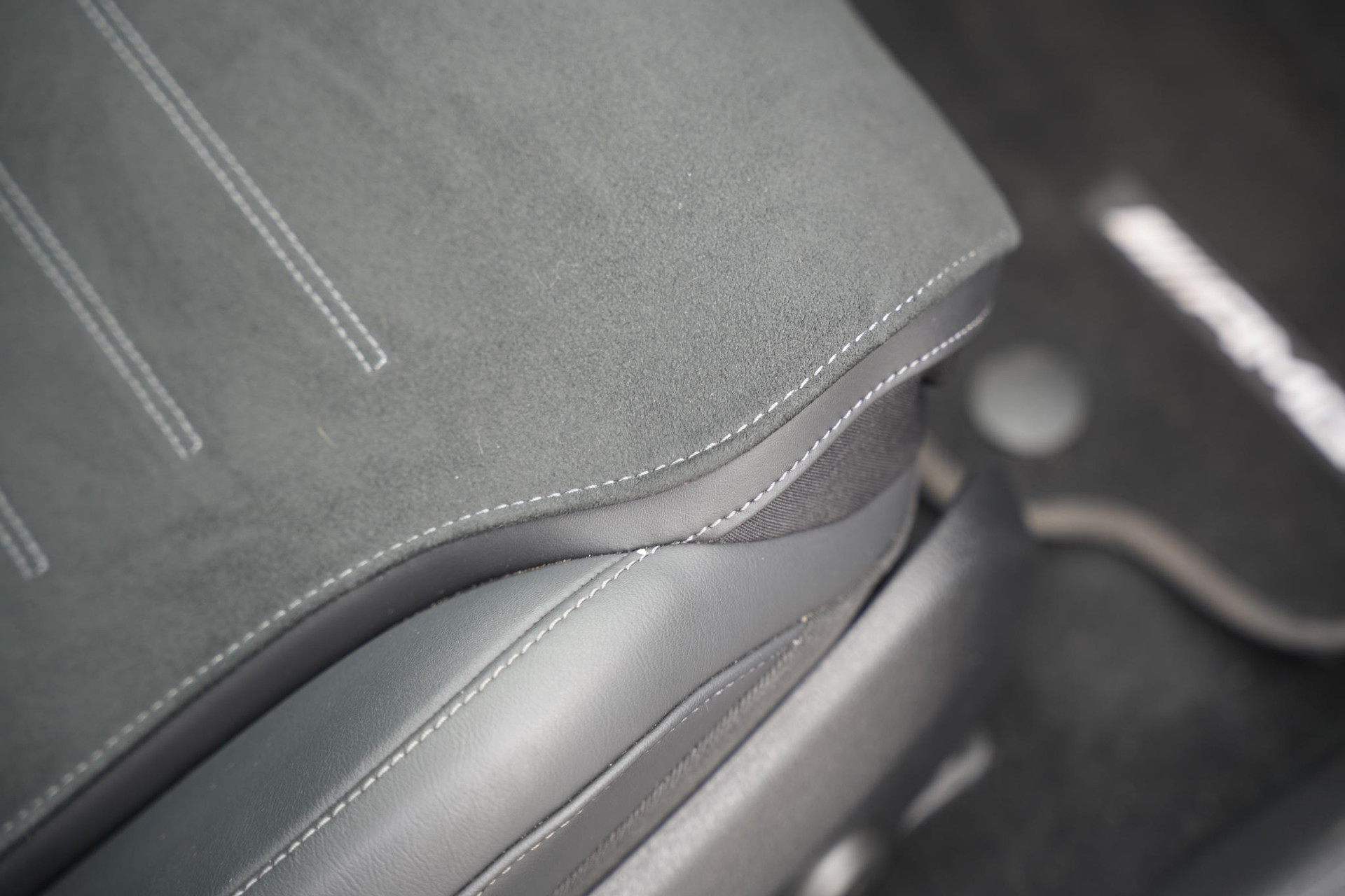 Mercedes-Benz C-Klasse 300 e AMG Line Limited 2022 GRAPHITE GRAY - METALLIC FINISH (831U) 28