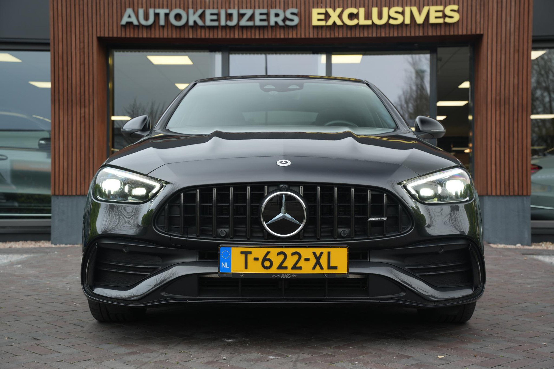 Mercedes-Benz C-Klasse 300 e AMG Line Limited 2022 GRAPHITE GRAY - METALLIC FINISH (831U) 3