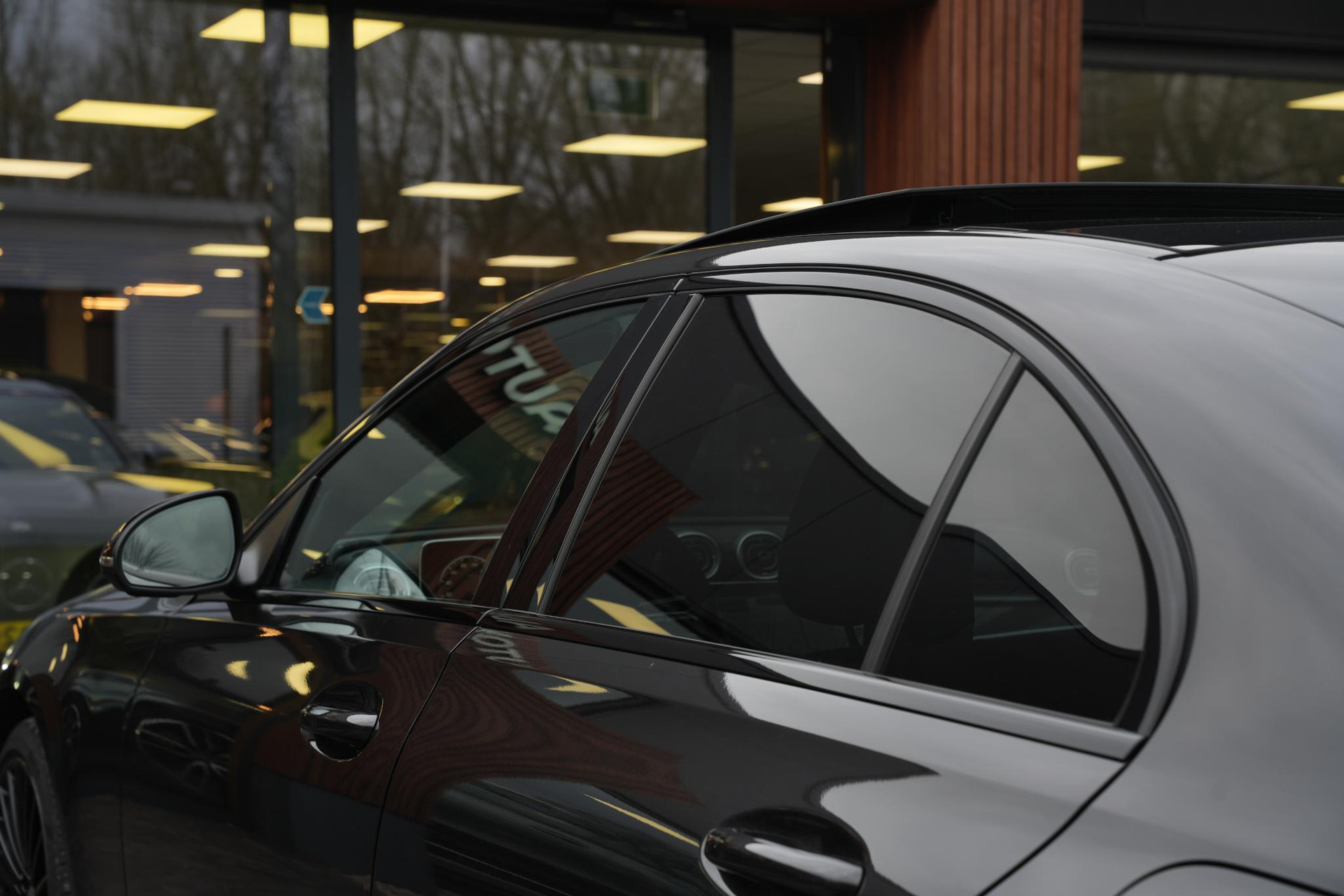 Mercedes-Benz C-Klasse 300 e AMG Line Limited 2022 GRAPHITE GRAY - METALLIC FINISH (831U) 31