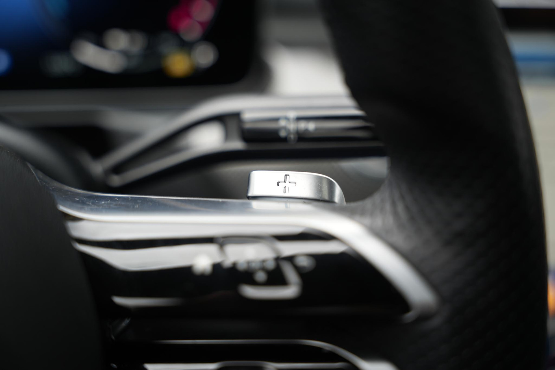 Mercedes-Benz C-Klasse 300 e AMG Line Limited 2022 GRAPHITE GRAY - METALLIC FINISH (831U) 33