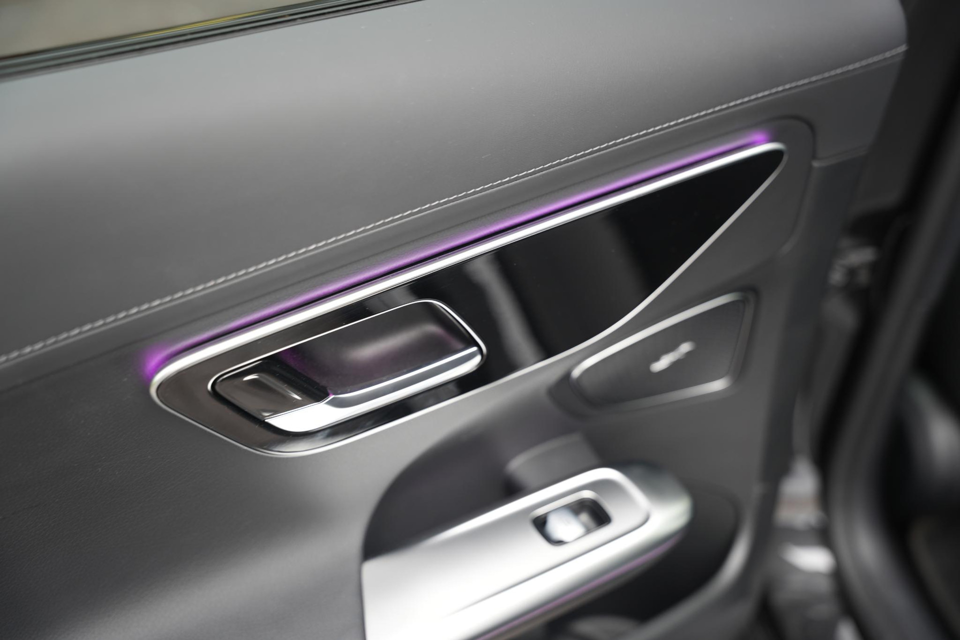 Mercedes-Benz C-Klasse 300 e AMG Line Limited 2022 GRAPHITE GRAY - METALLIC FINISH (831U) 38