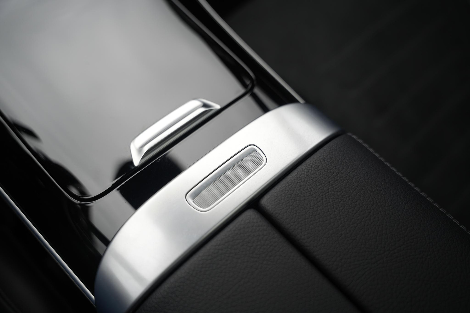 Mercedes-Benz C-Klasse 300 e AMG Line Limited 2022 GRAPHITE GRAY - METALLIC FINISH (831U) 39