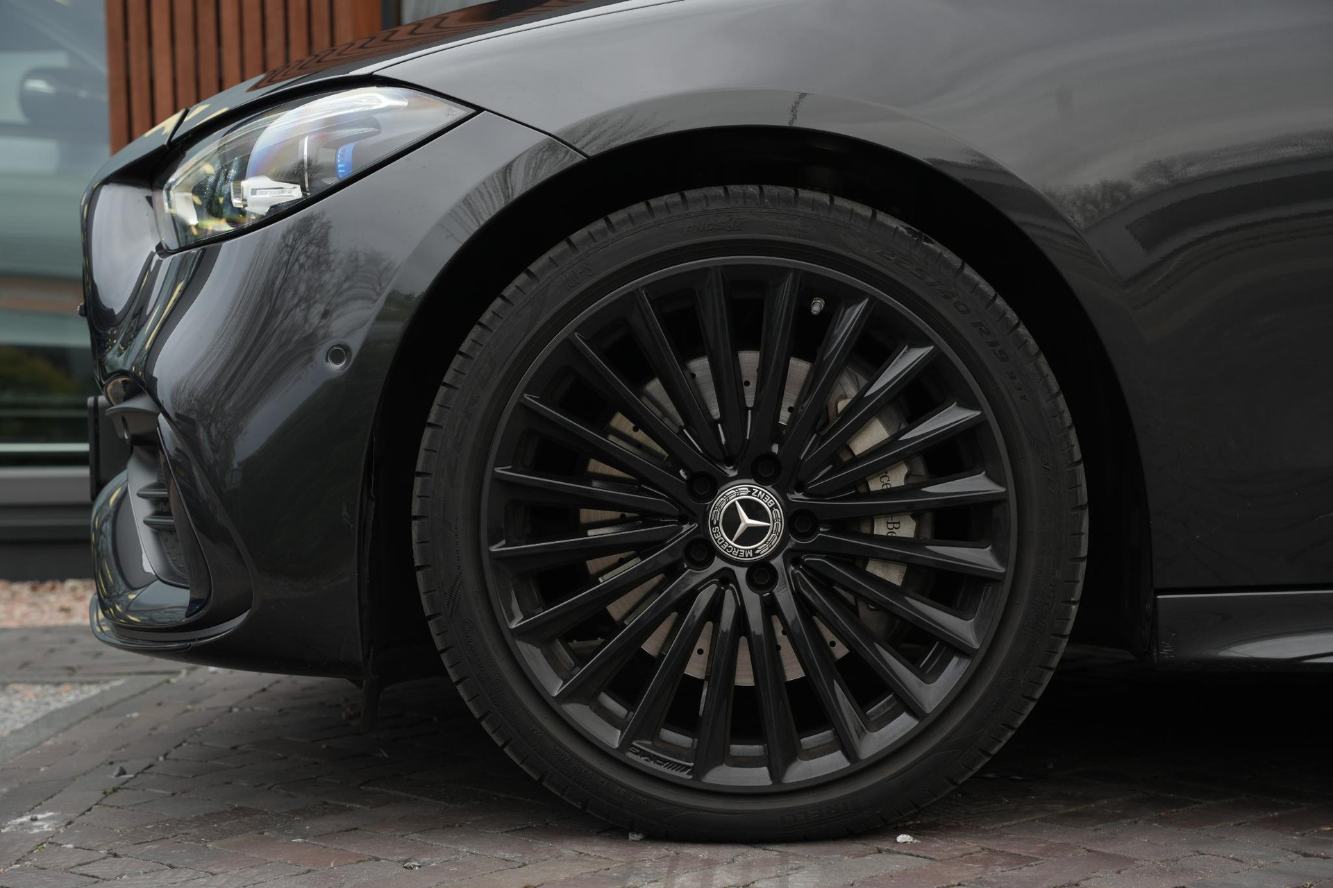 Mercedes-Benz C-Klasse 300 e AMG Line Limited 2022 GRAPHITE GRAY - METALLIC FINISH (831U) 40